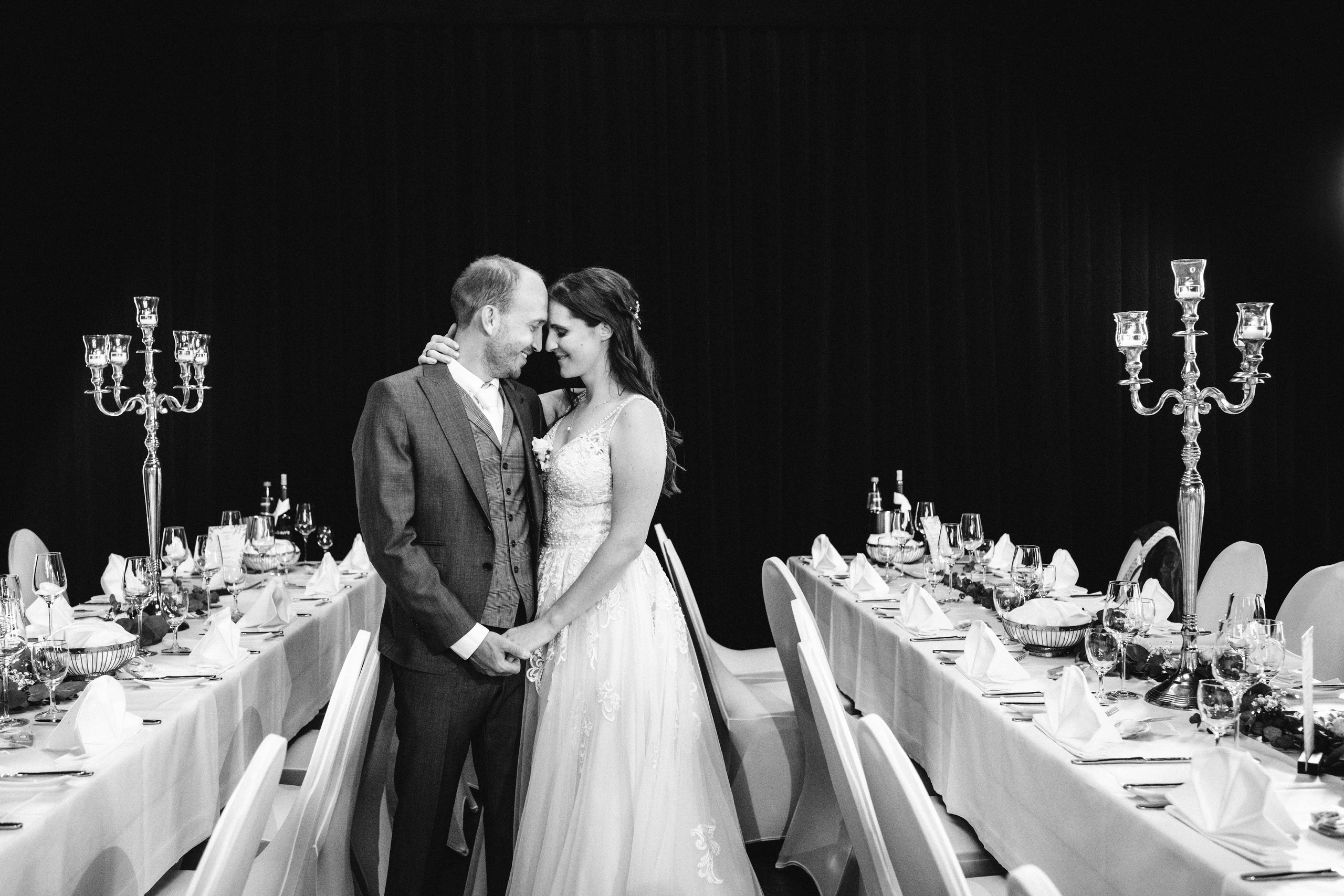 Hochzeit von Karoline & Martin im Hofgut Domäne Hechingen | GentleFrame Hochzeitsfotografie. Authentische, emotionale, zeitlose Hochzeitsfotografie aus Albstadt