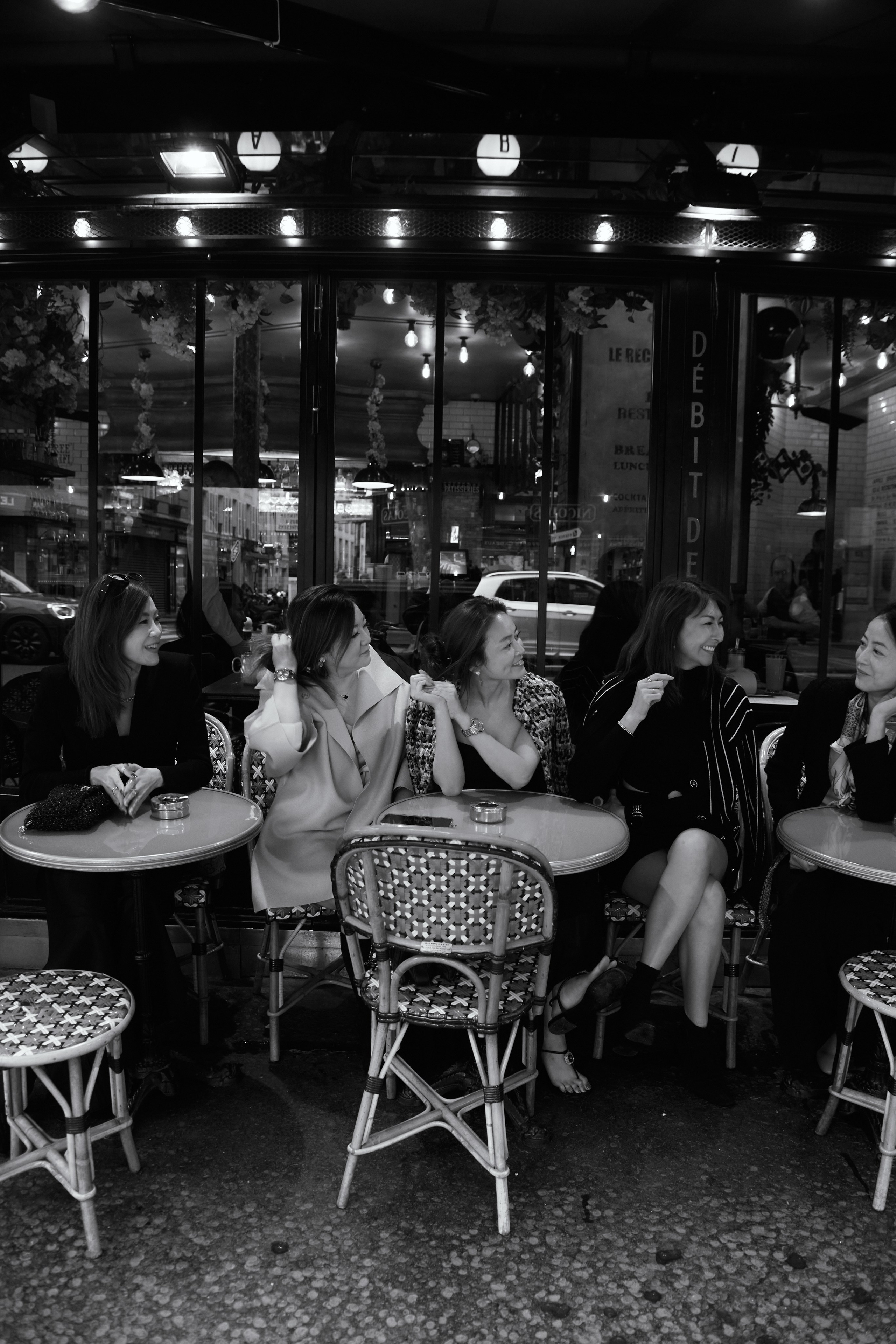 Friends. Photographer in Paris