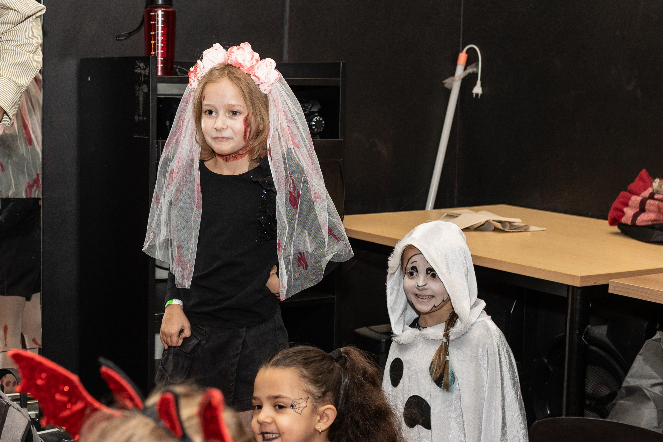 Leo dance studio Helloween 2025. Семейный и детский фотограф в Варшаве Мила Бобровская