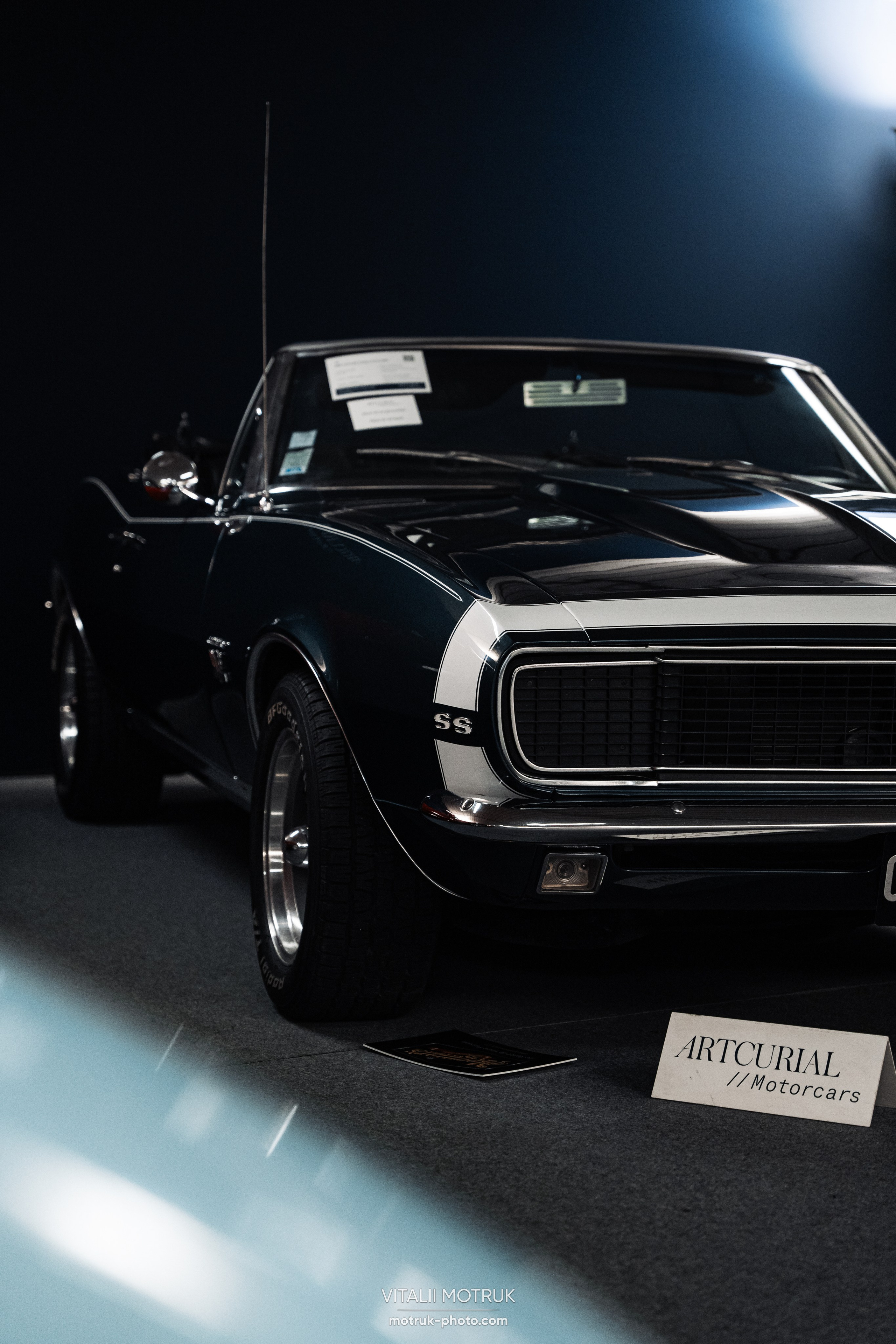 Artcurial Motorcars 2024. Photographe de voitures à Paris — Vitalii Motruk