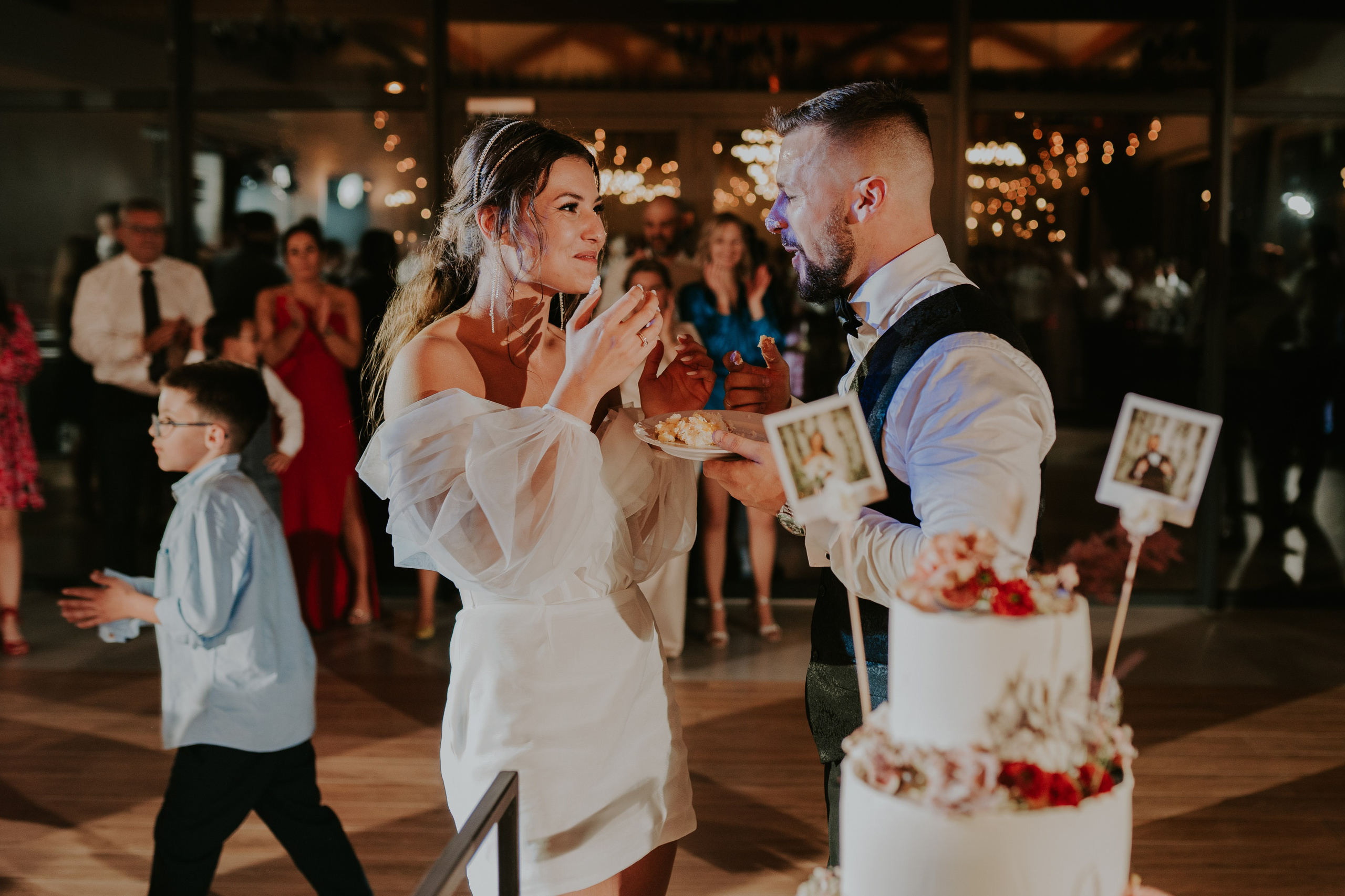 Sala Koralowa w Jaworzu: Opowieść o ślubie Nikoli i Kacpra. Karkowskafoto - fotografia miłości