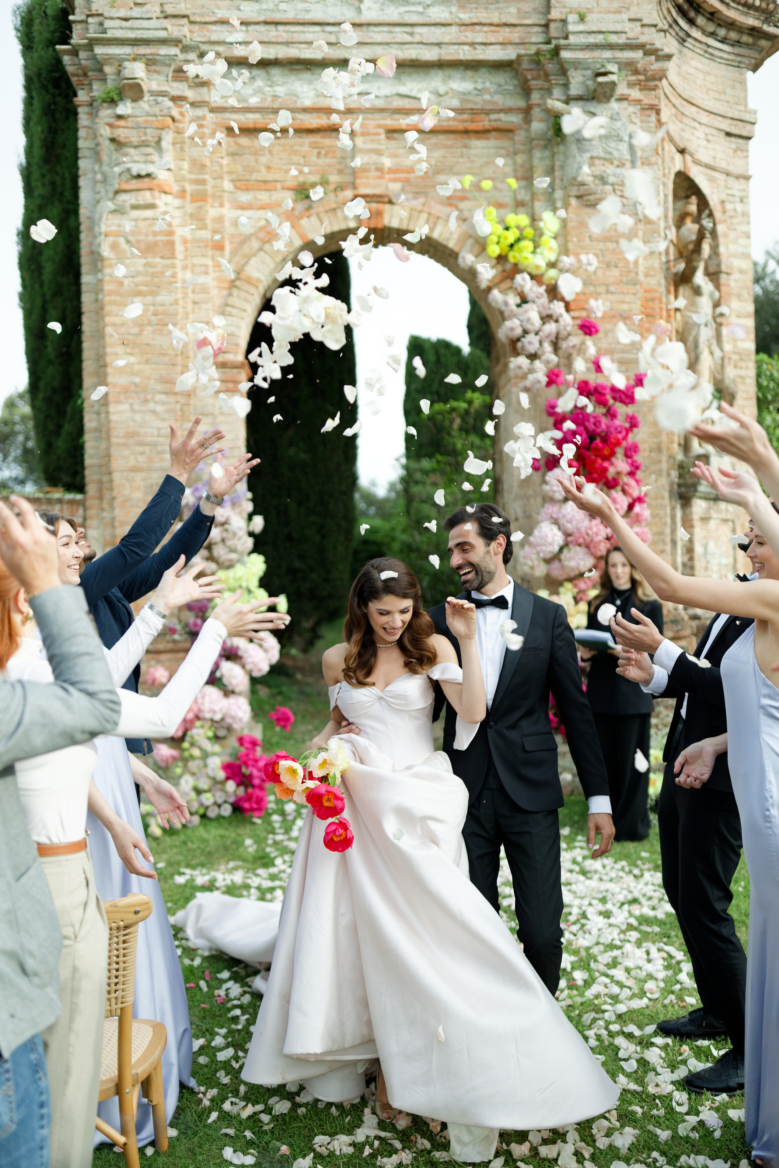 Wedding editorial at Villa di Geggiano, Tuscany, Italy