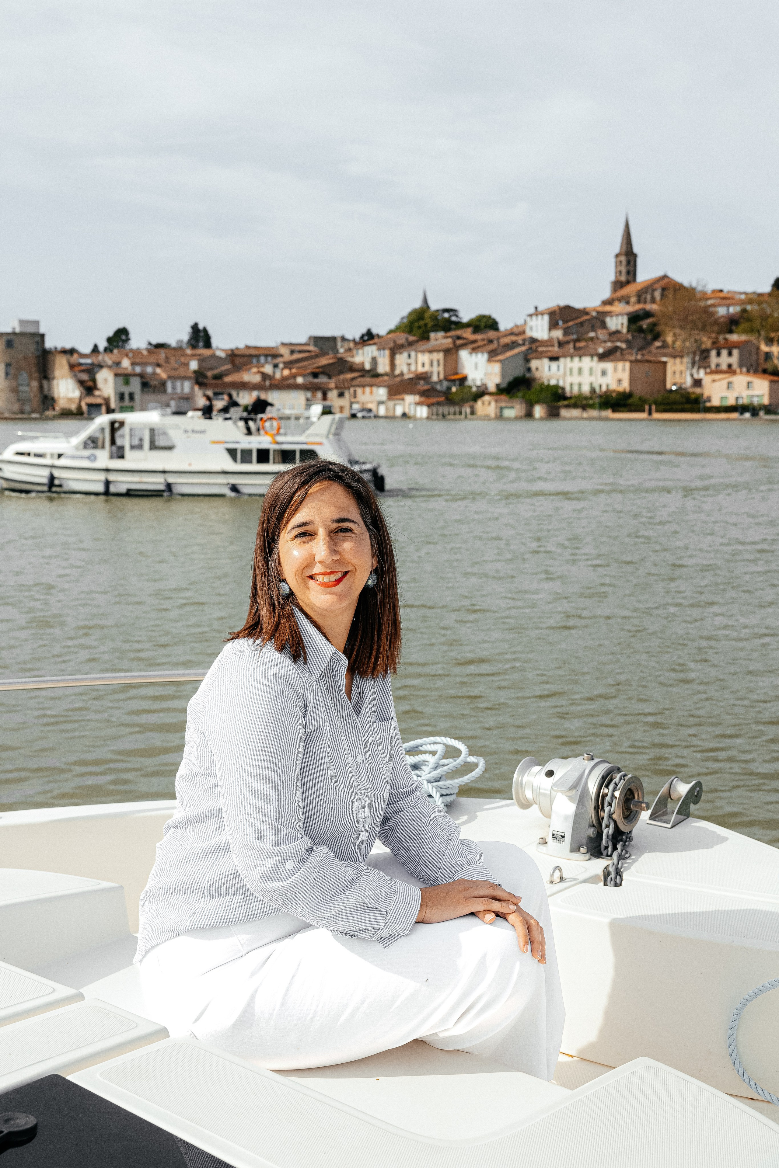 Photoshoot in the river port of Castelnaudary. Eugenie Smirnova — wedding, corporate and lifestyle photographer in Toulouse and Southwest France