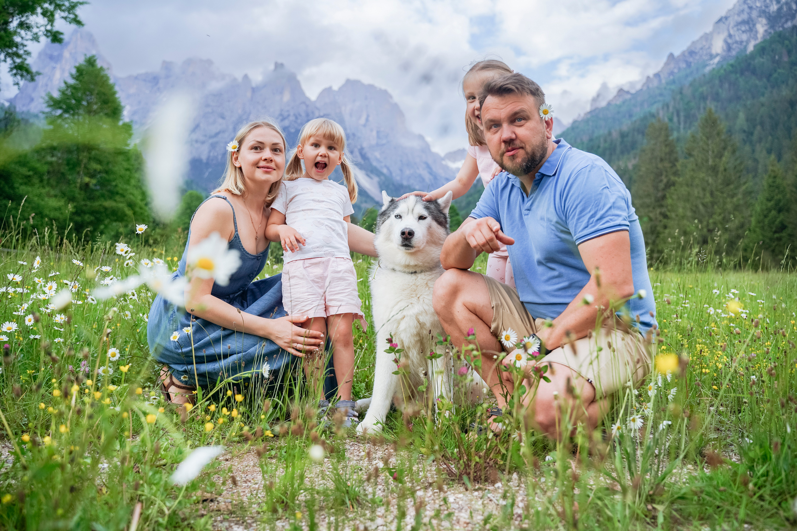 Margarita and Andrei with daughters. Nina Janeckova Photographer and Videographer in Bodensee Ravensburg
