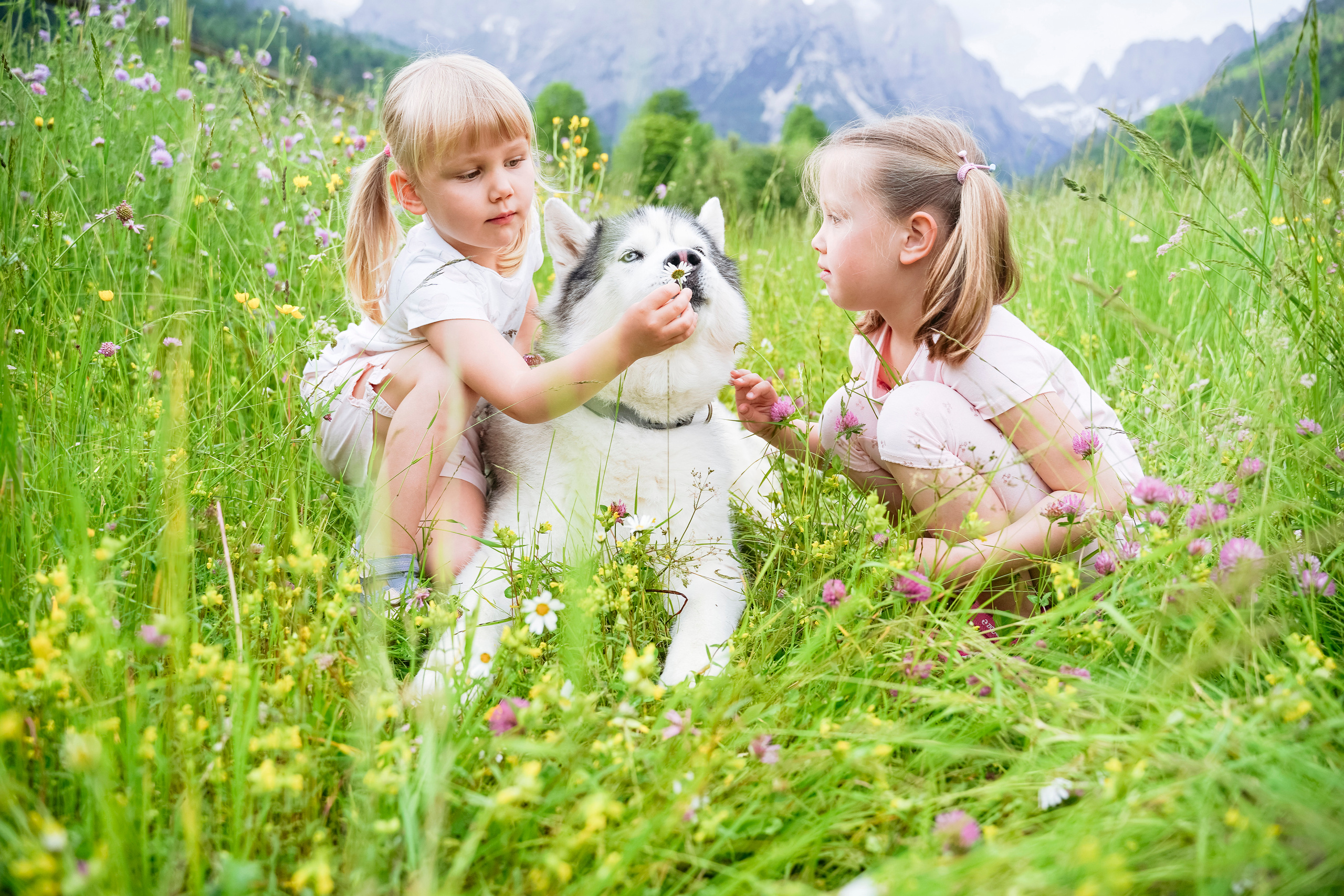 Margarita and Andrei with daughters. Nina Janeckova Photographer and Videographer in Bodensee Ravensburg