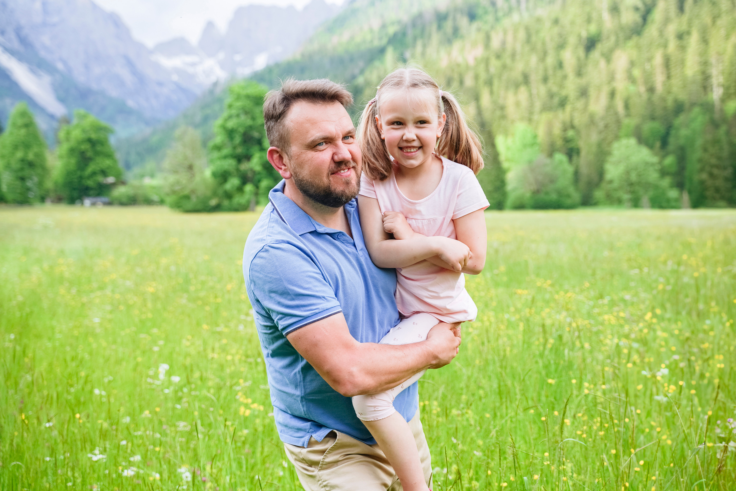 Margarita and Andrei with daughters. Nina Janeckova Photographer and Videographer in Bodensee Ravensburg
