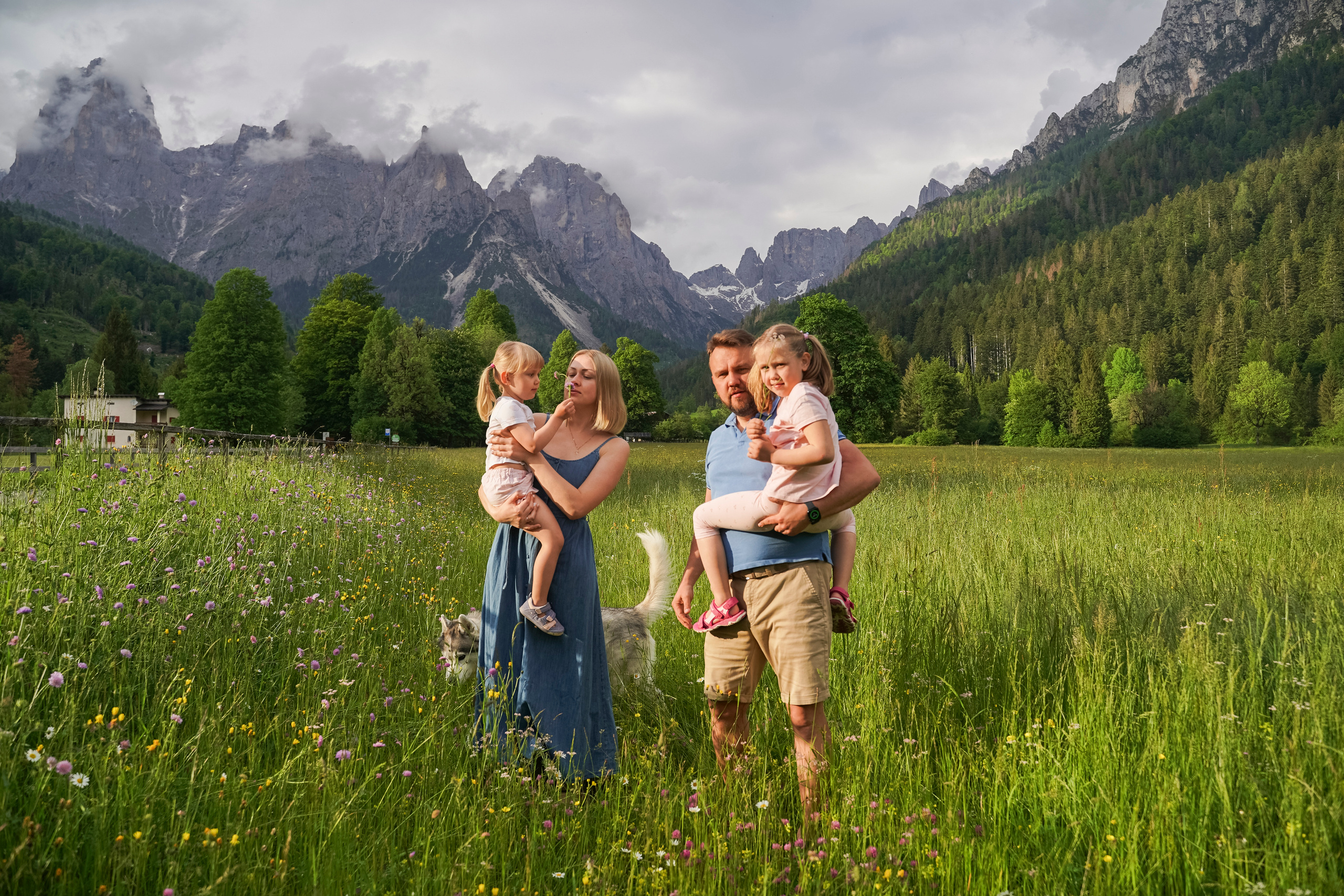 Margarita and Andrei with daughters. Nina Janeckova Photographer and Videographer in Bodensee Ravensburg
