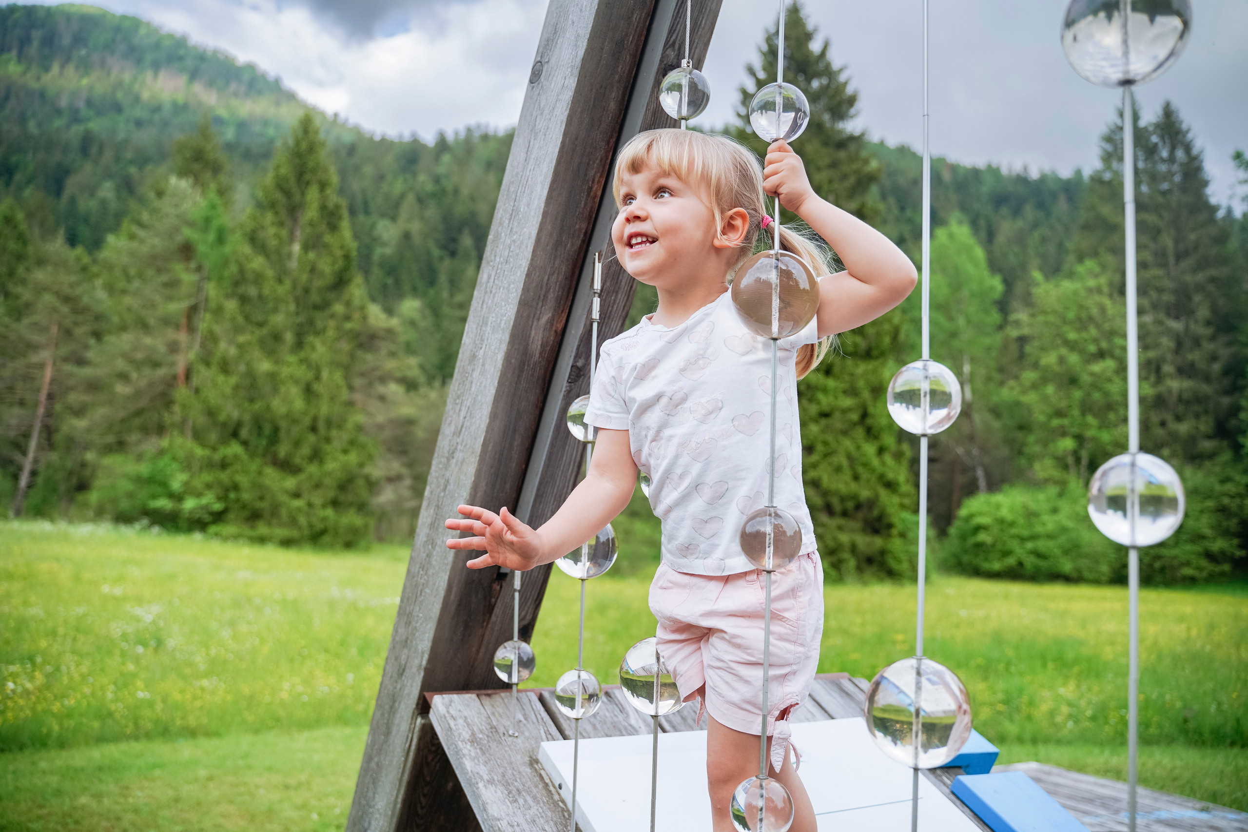 Margarita and Andrei with daughters. Nina Janeckova Photographer and Videographer in Bodensee Ravensburg