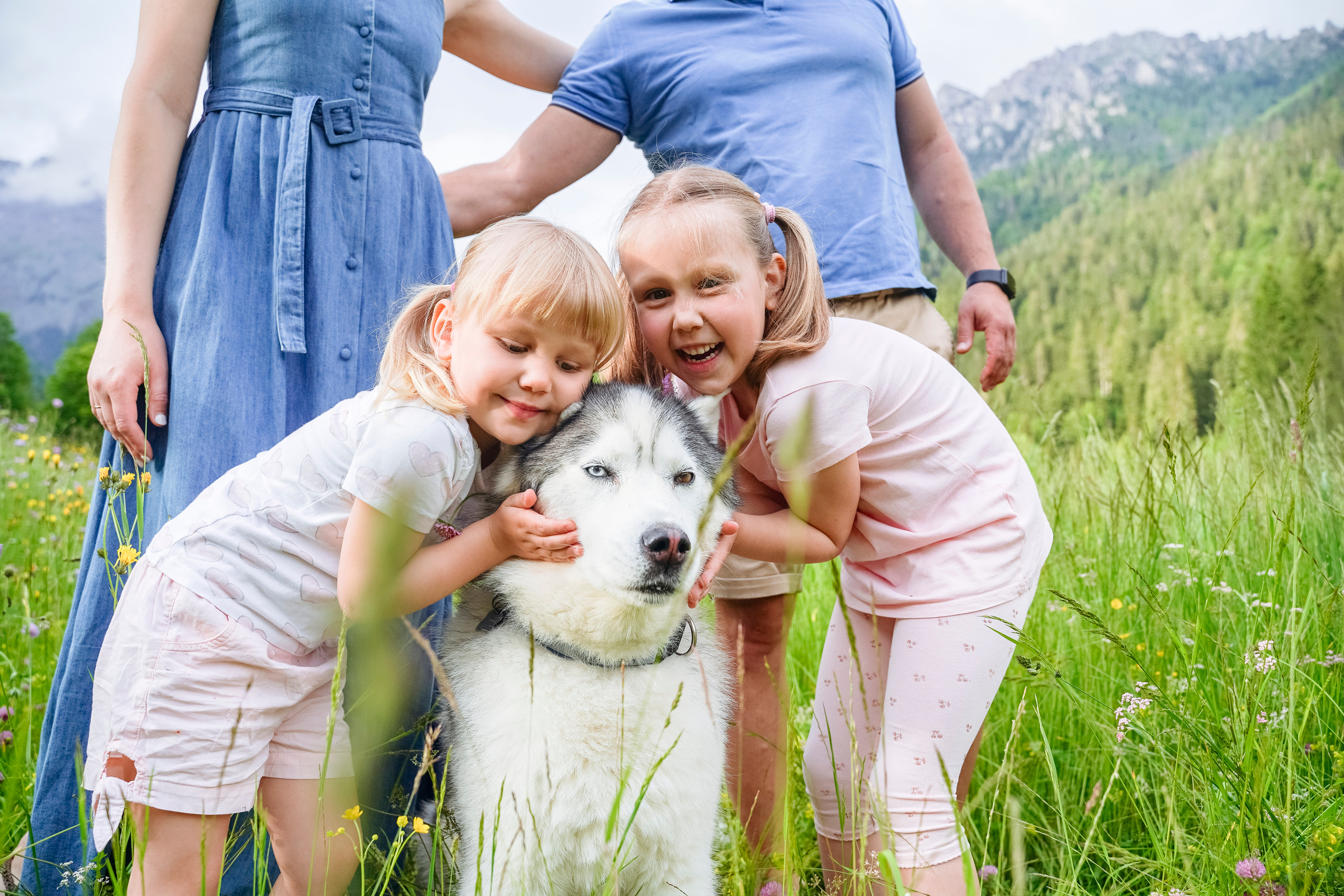 Margarita and Andrei with daughters. Nina Janeckova Photographer and Videographer in Bodensee Ravensburg