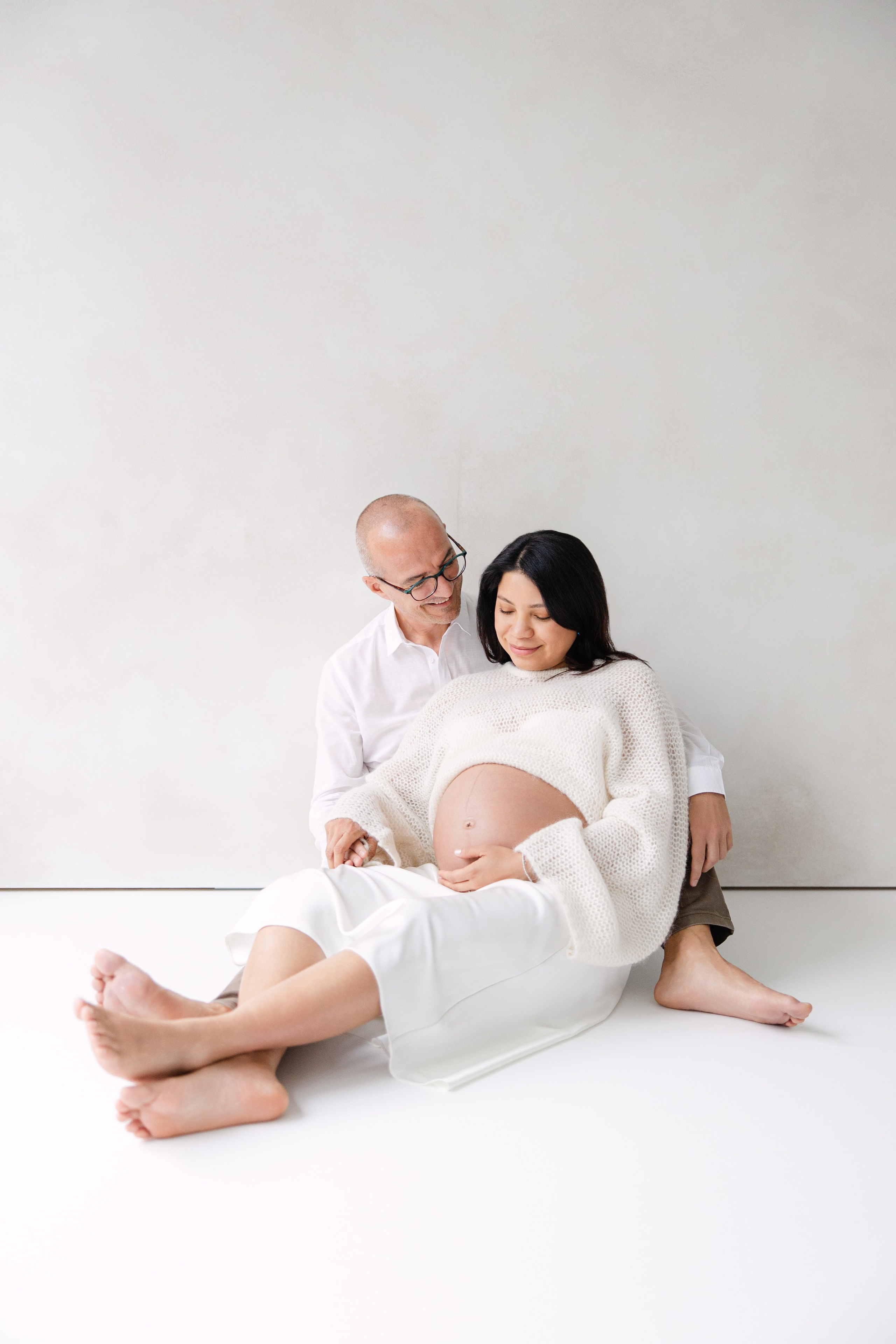 Zeitlose und moderne Schwangerschaftsfotografie in Zürich & Uster — natürlich, unkompliziert und ohne Kitsch. Wedding and Family Photographer Switzerland and Italy. Valeria Diaz