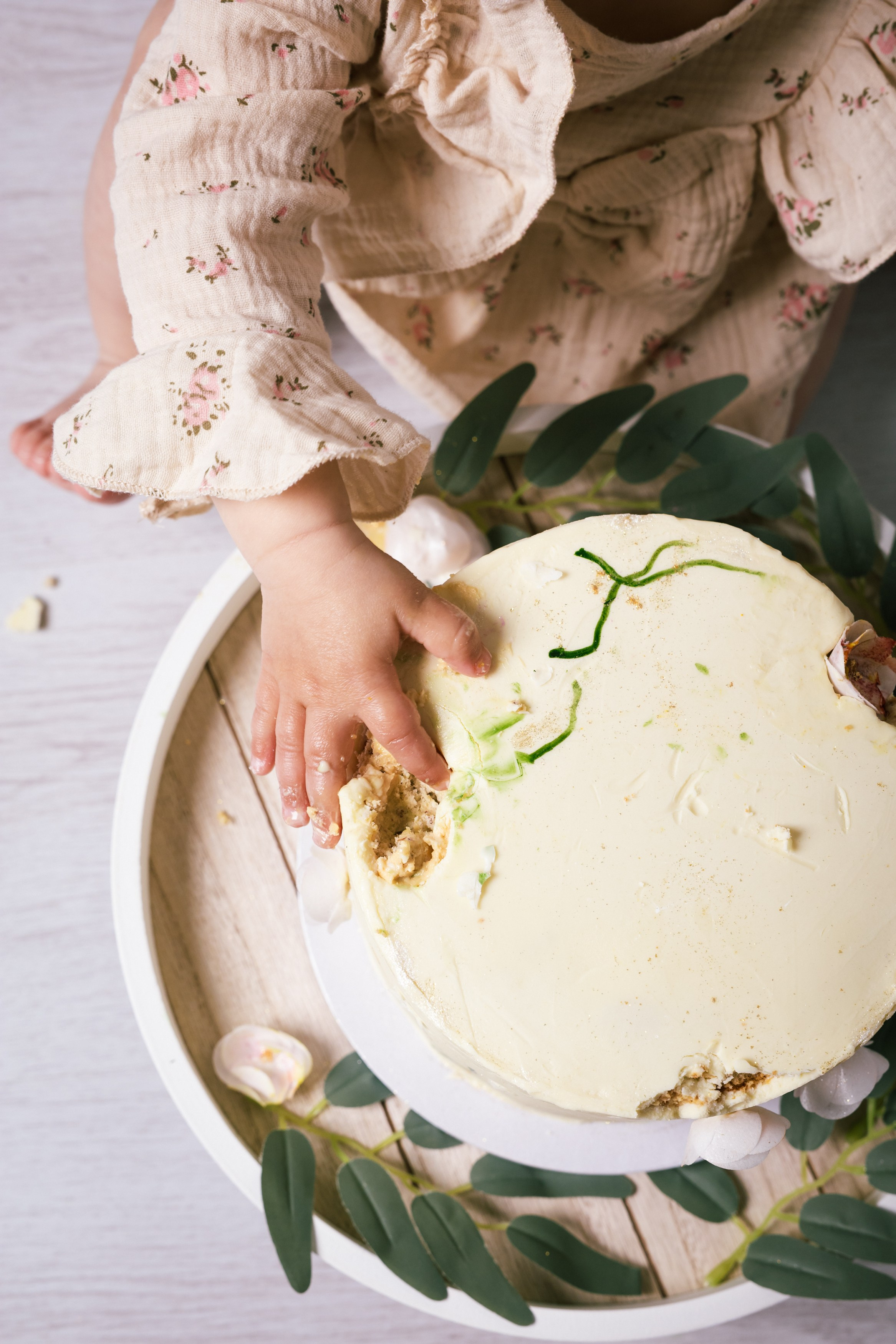 Mash cake focení — sladká oslava 1. narozenin. Lifestyle a rodinná fotografka v Pisku Oxana Telupilova