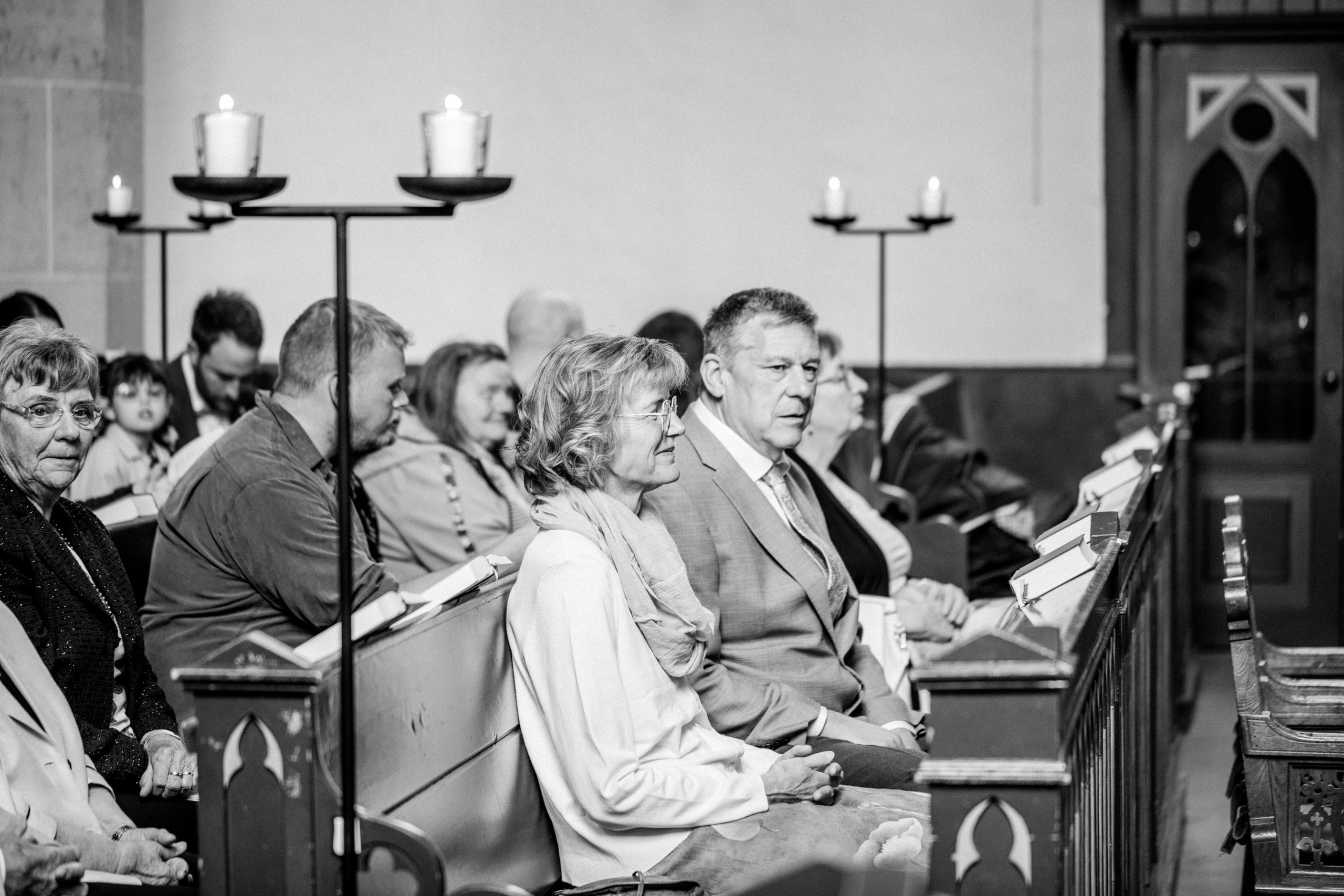 Kirchliche Trauung in Oerlinghausen. Hochzeitfotograf in Bielefeld