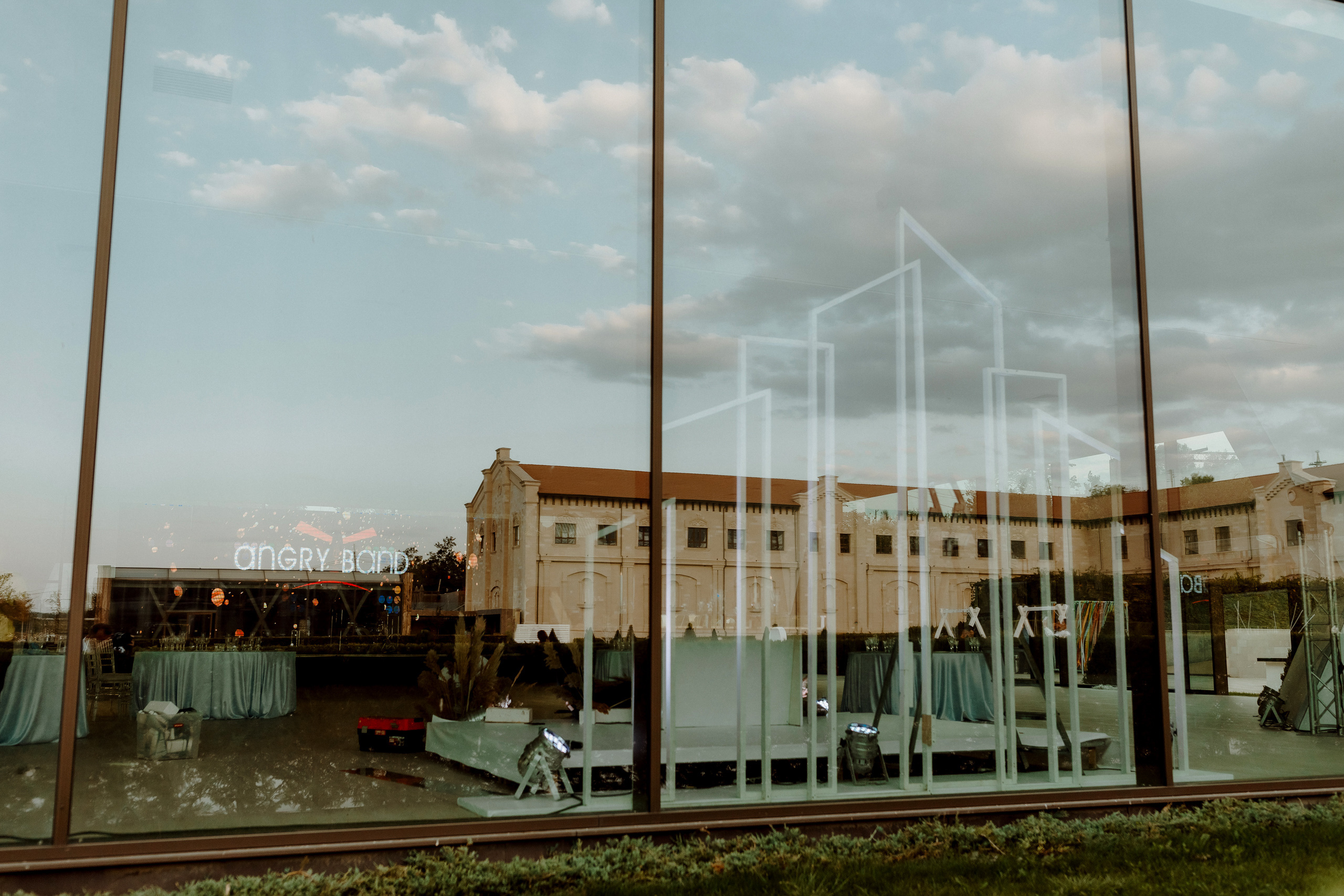 Unde suntem noi e culaore -Moldova-. Servicii Foto Video în Chișinău și Europa ID-Brothers