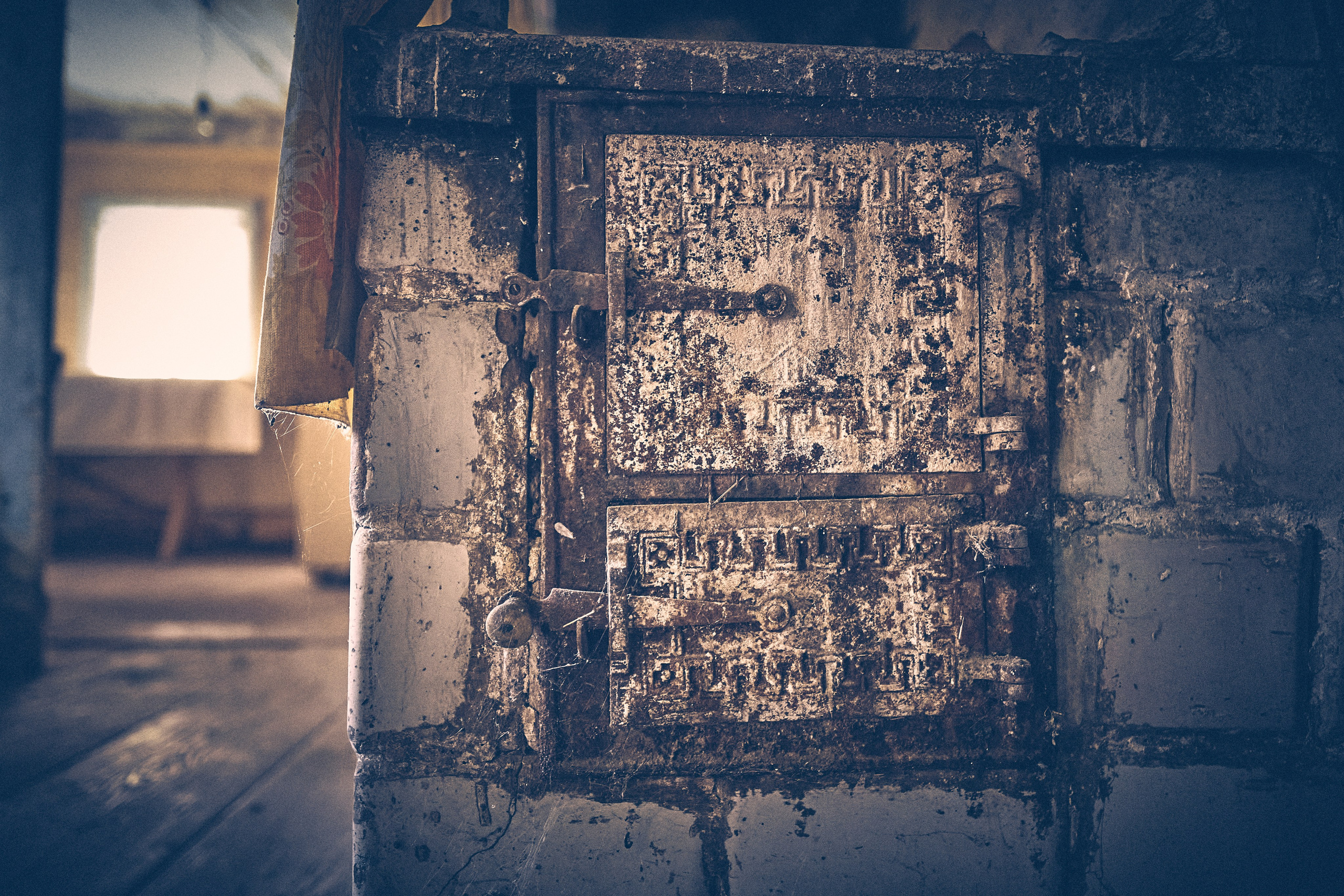 Andriej Szypiłow - Fotograf i Wideograf - Reportaż artystyczny - wizyta rodzinna in the middle of nowhere. Zabita dechami wieś na granicy Białorusi i Polski.