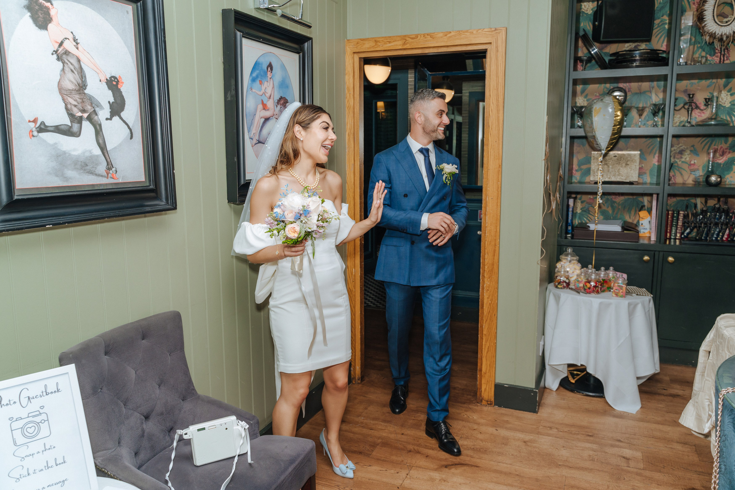 Civil ceremony at Chelsea Old Town Hall,  Wedding in Chelsea, Wedding in London,  wedding photographer in Chelsea, wedding photographer in London