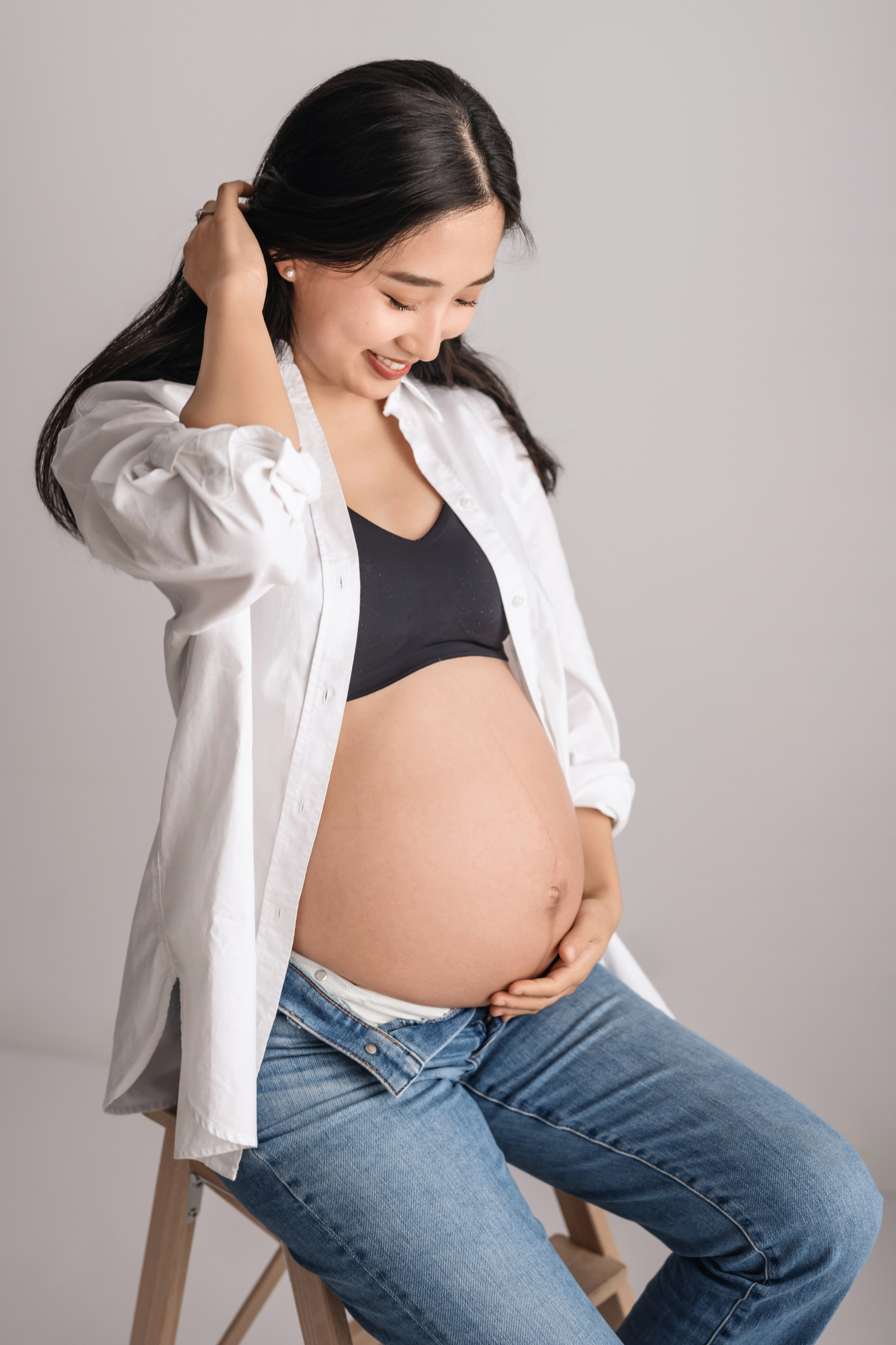 Babybauch Fotografie in Düsseldorf NRW. Neugeborenenfotografie, Babyfotografie in Düsseldorf und Umgebung