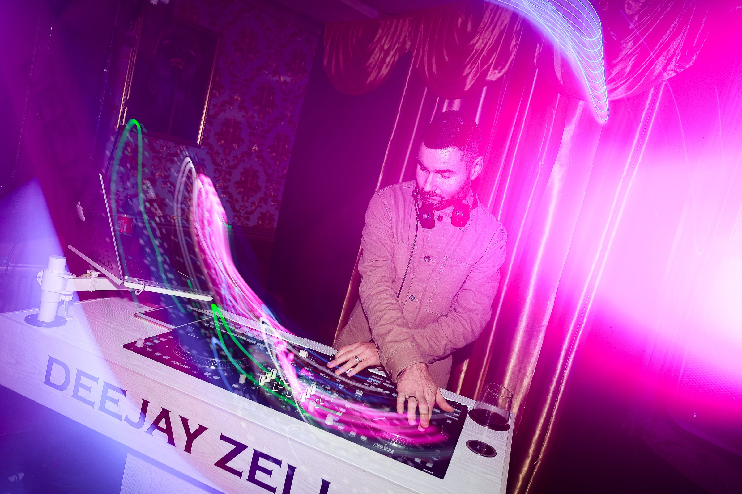 Parties. Https://valphoto.wfolio.pro/