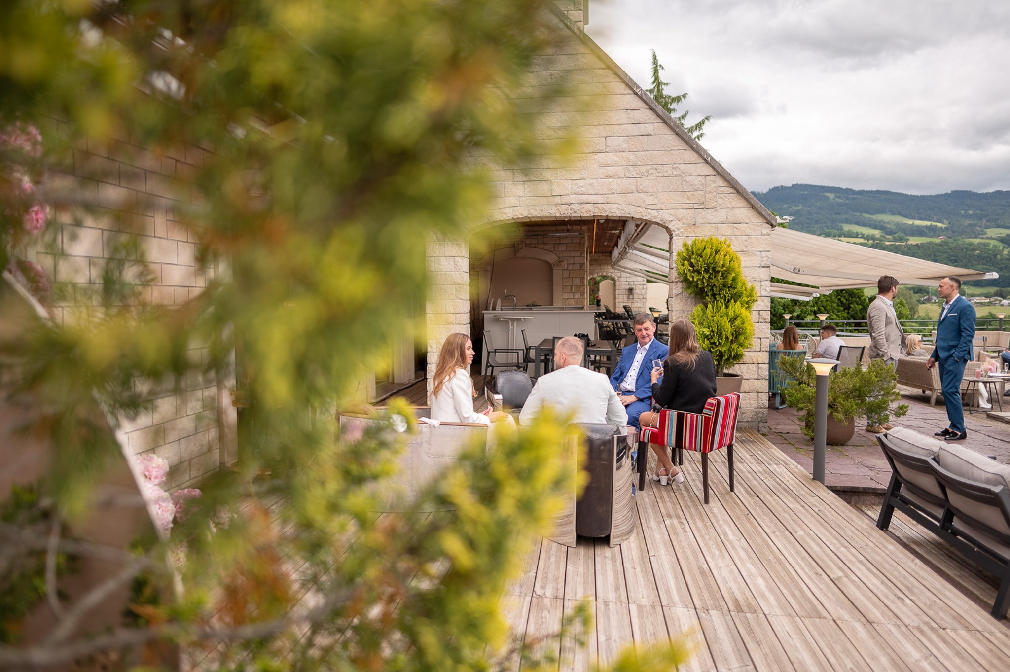 Photographie de mariage, vibrations émotionnels et authentiques, photoreportage en Suisse / Emotional wedding photography, authentique vibes, and photoreportage Switzerland 