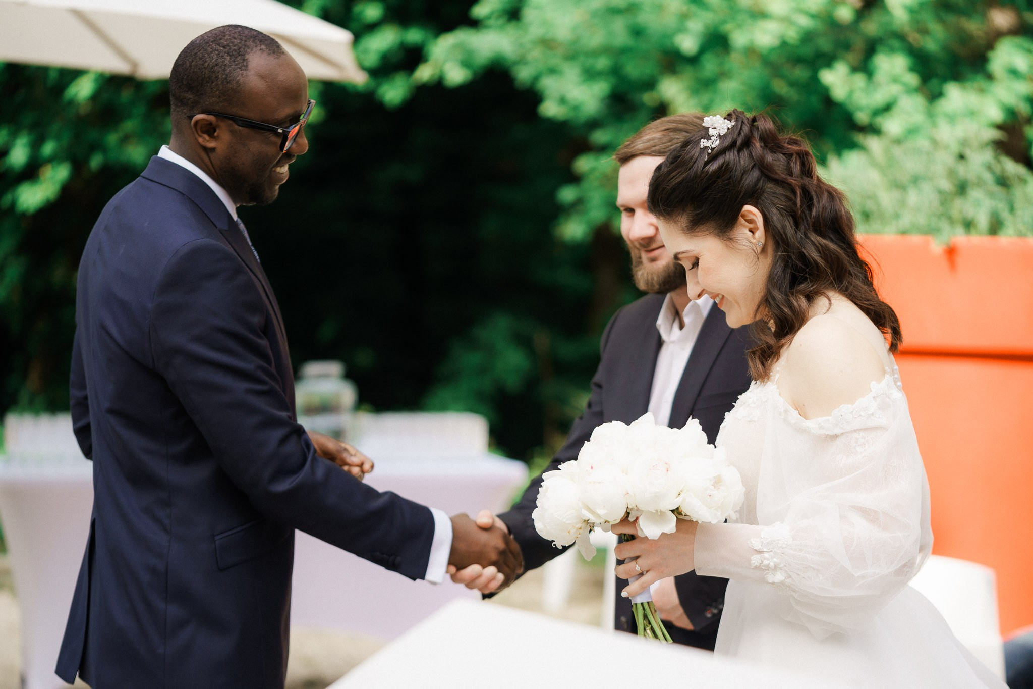 K& F, destination wedding photographer in L’Orangerie de l’Orée du Bois, France