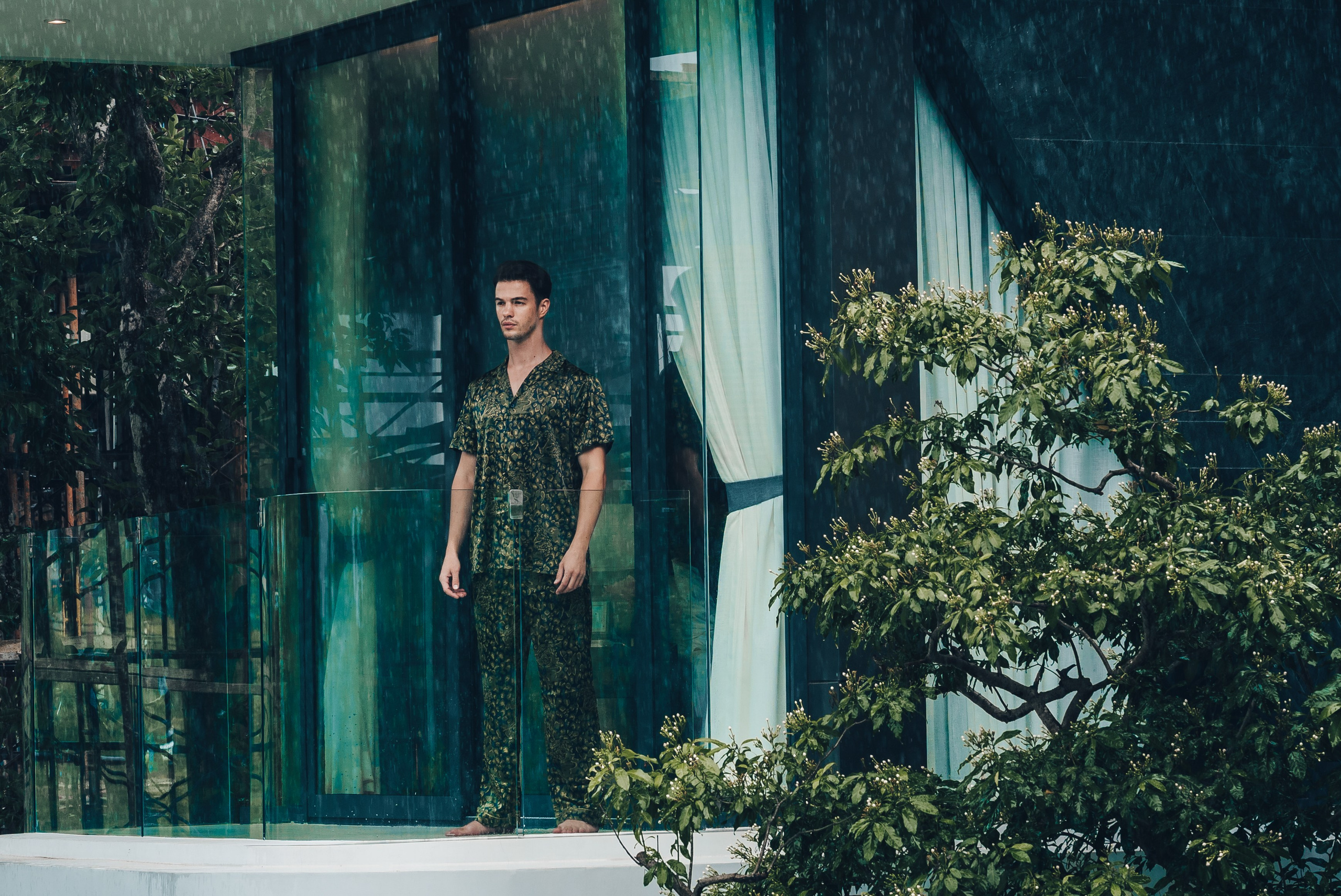 Y: K SHOPPING SERVICE. Anton Usanov | Creative producer | Photographer | Art-director