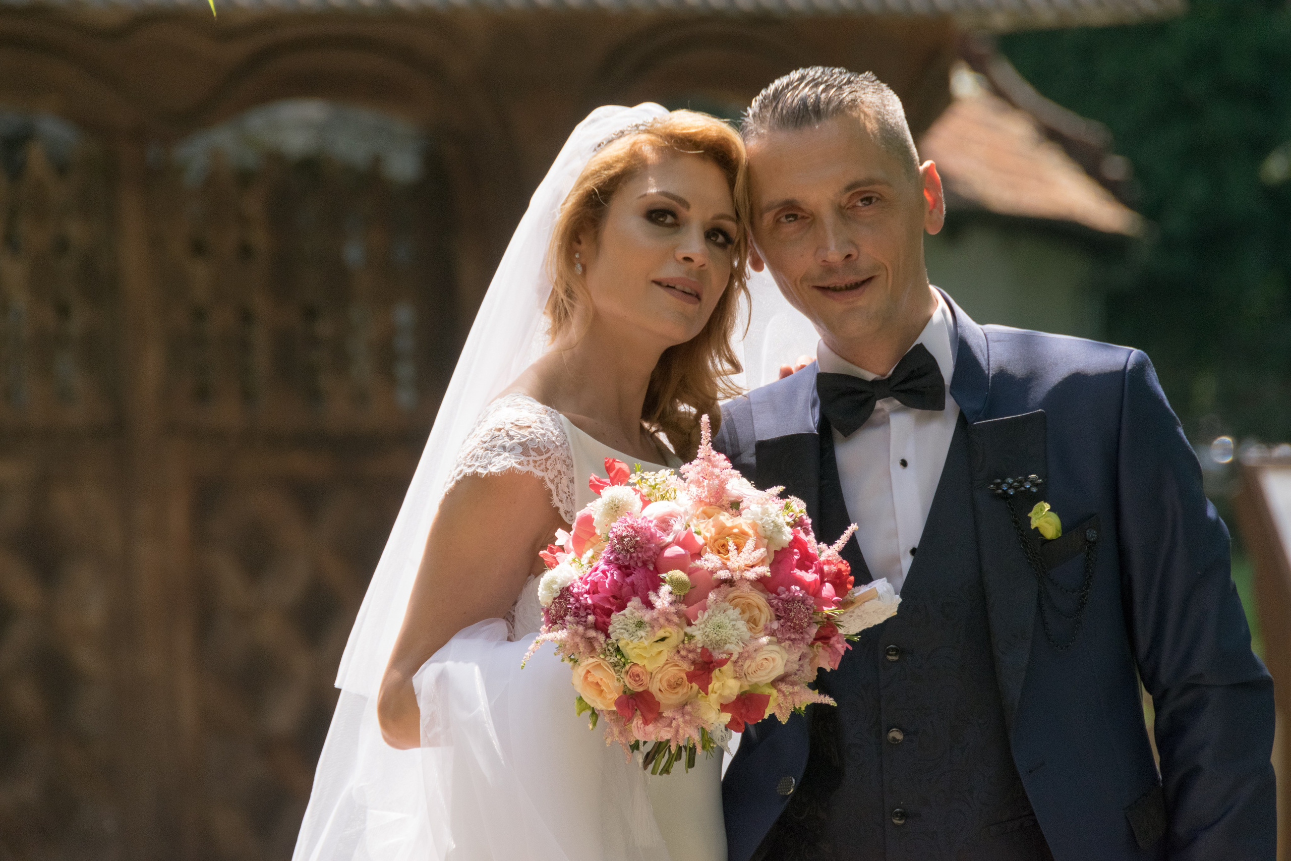 Fotografii de nunta, fotograf de nunta bucuresti, fotografii nunta biserica, pozing mireasa, obiceiuri, fotograf cununia religioasa, sedinta foto muzeul satului, fotografie profesionala nunta, fotografie de cuplu, mirele si mireasa