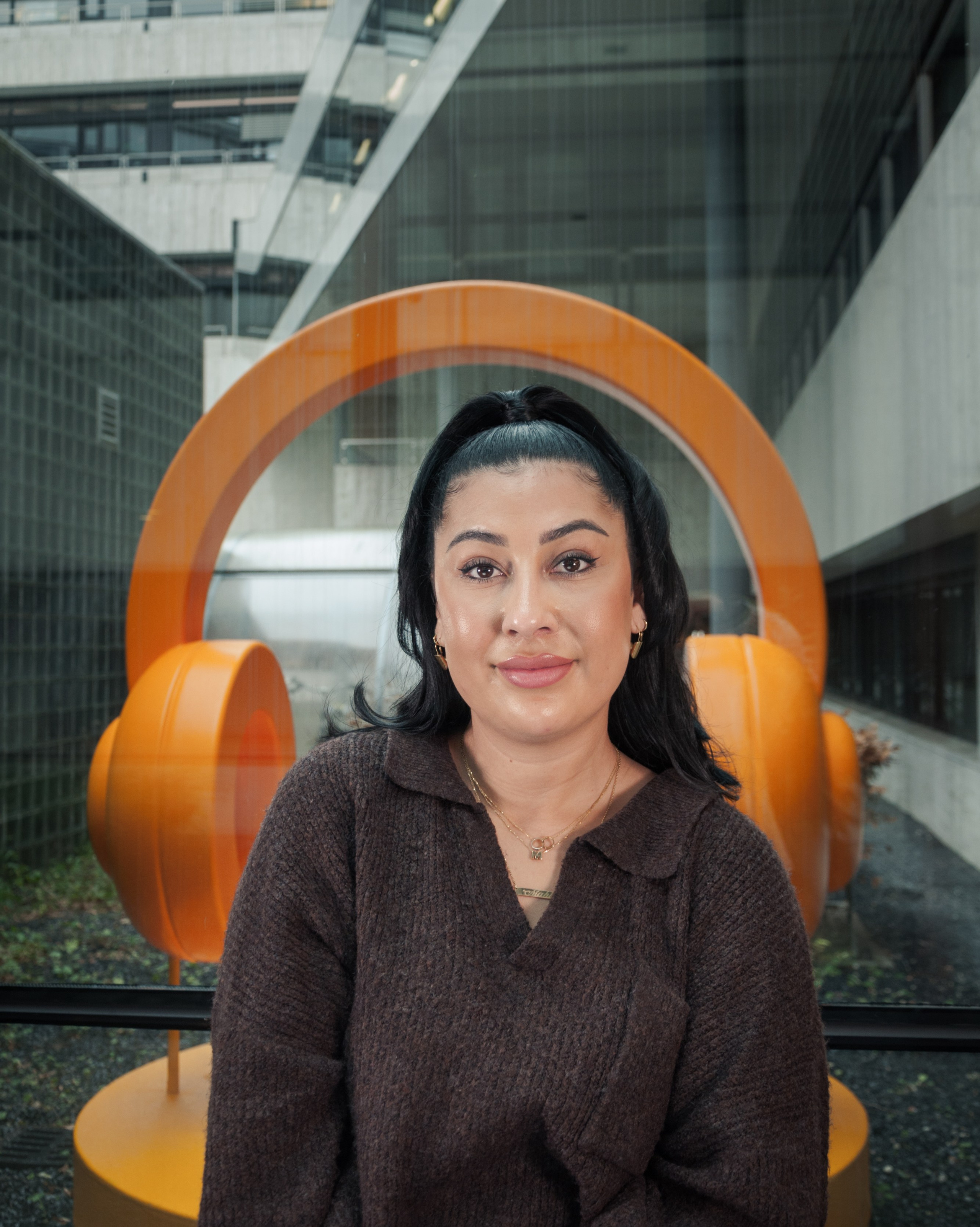 Teamportretten van het NPO Suhoor Stories. Éclat Fotos. Exclusieve portretfotografieservice