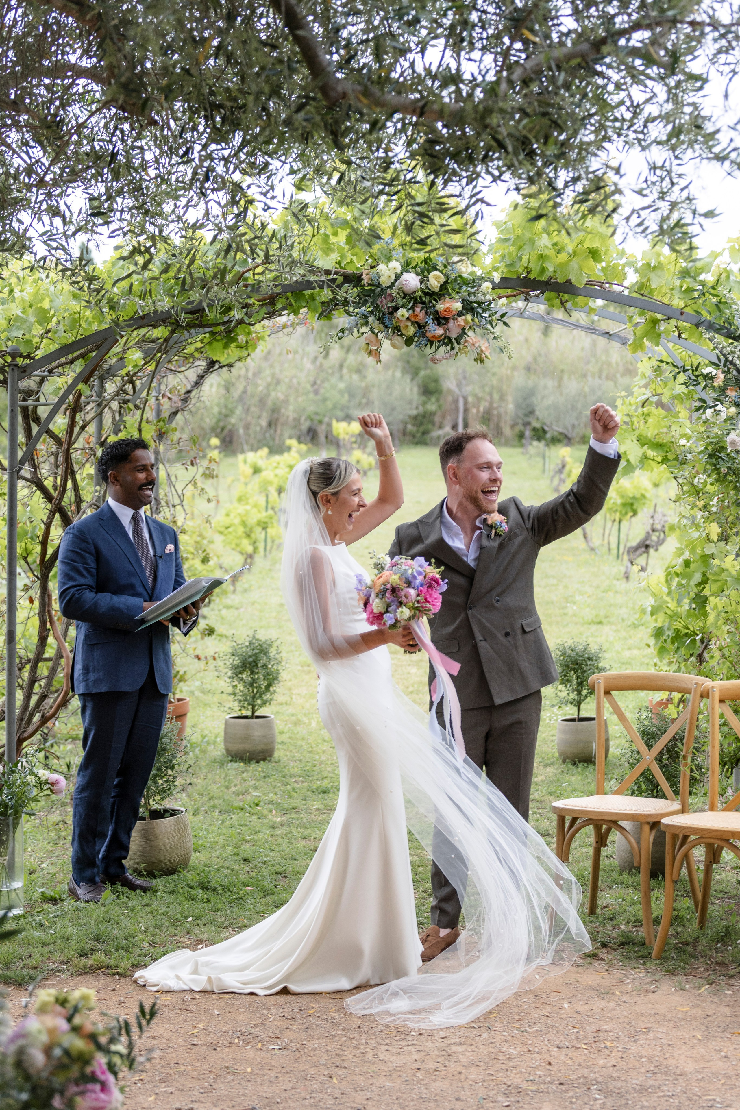 Свадьба в Château Du Puits Es Pratx — яркий день на юге Франции. Евгения Смирнова — фотограф в Тулузе и юго-западной Франции