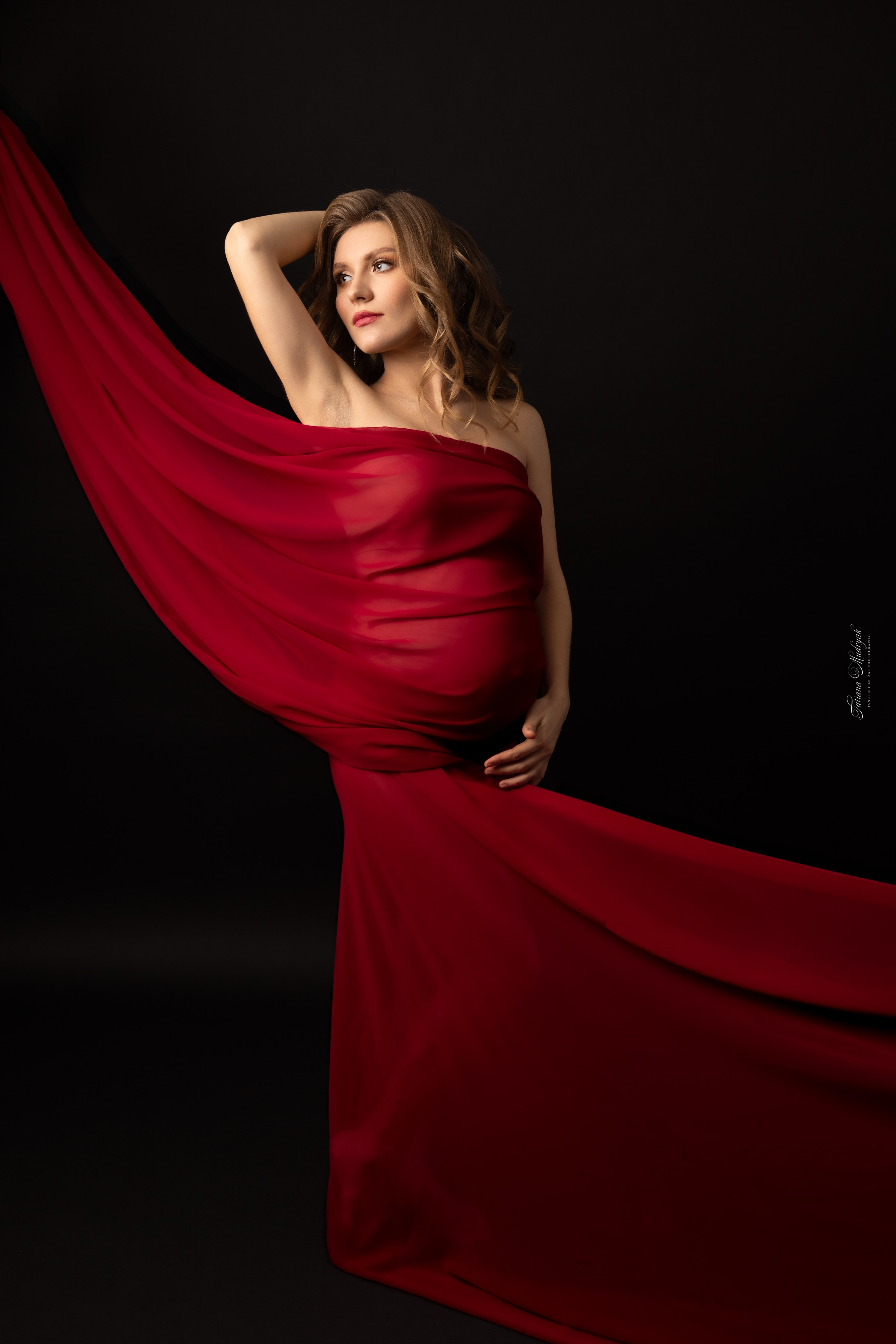 Maternity Wardrobe — Dresses Included for Your Session. Family & Maternity Photographer in Dresden Tatiana Mudryak