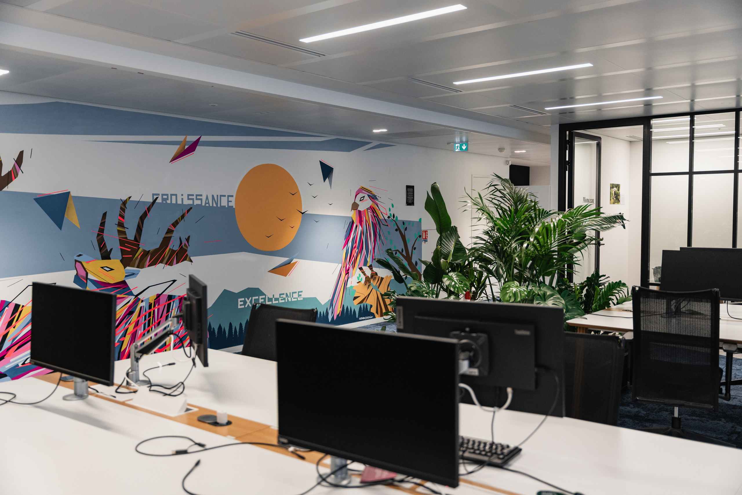 Office. Photographer in Paris — Vitalii Motruk