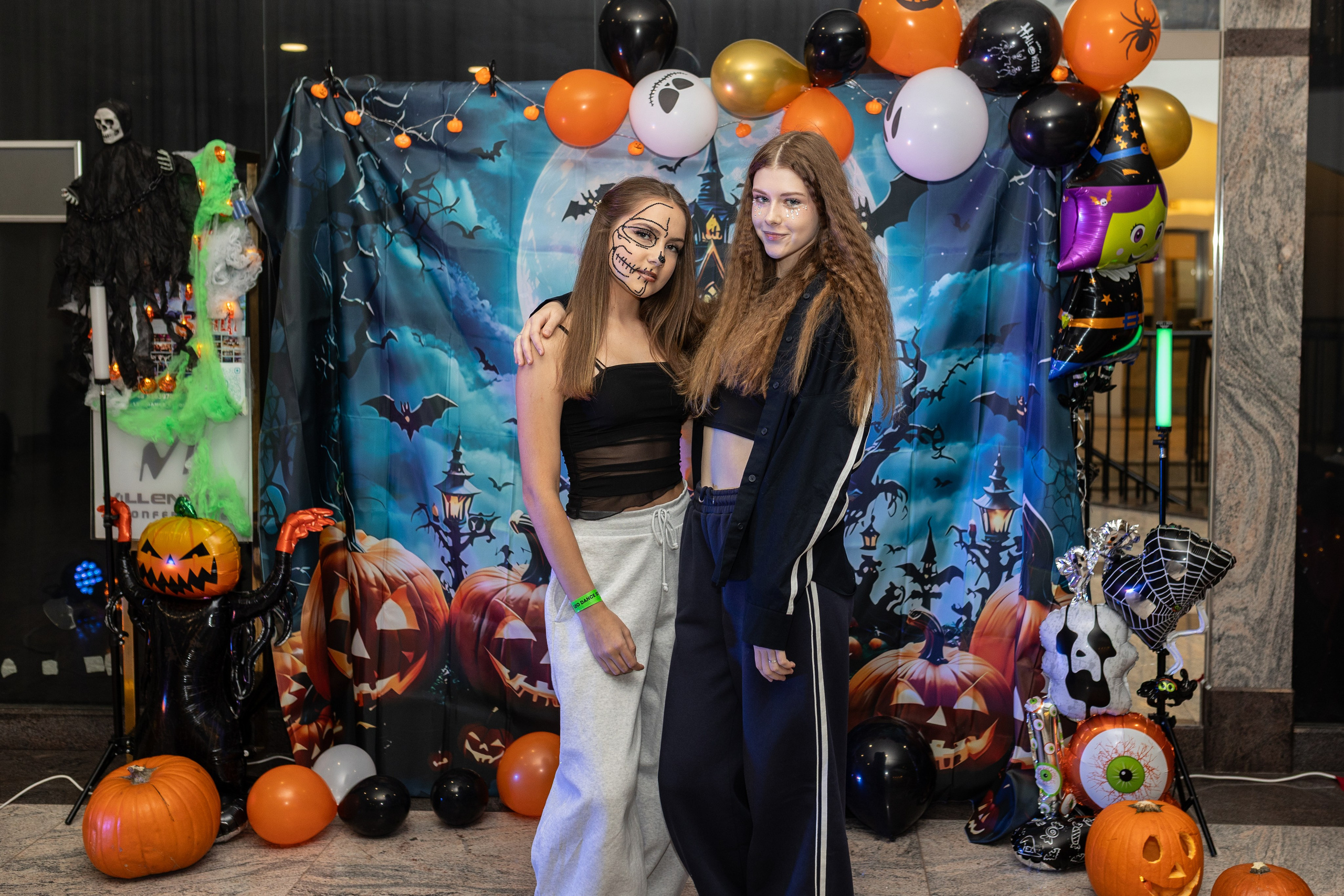 Leo dance studio Helloween 2025. Семейный и детский фотограф в Варшаве Мила Бобровская