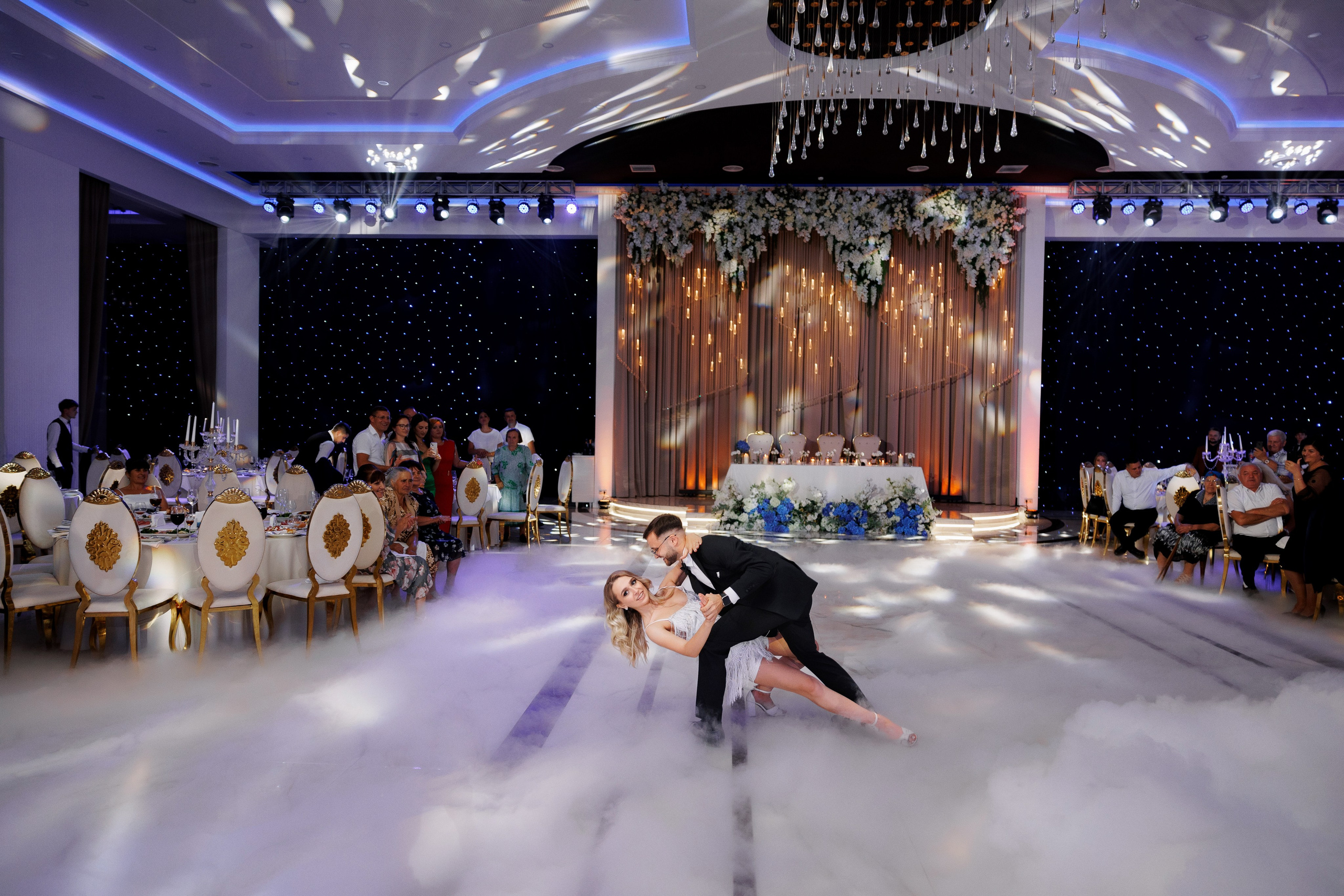 primul dans al mirelor