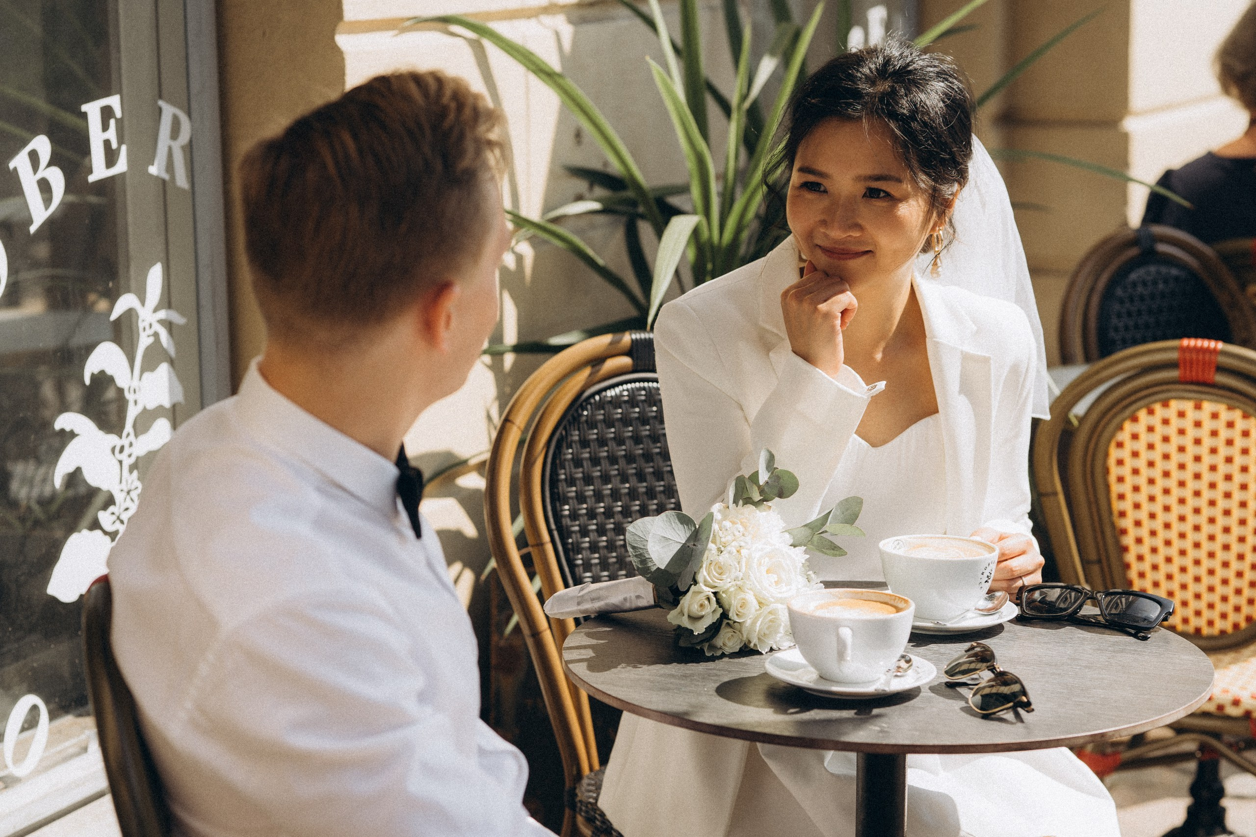 City wedding. Wedding and portrait photographer in Helsinki Vickan O