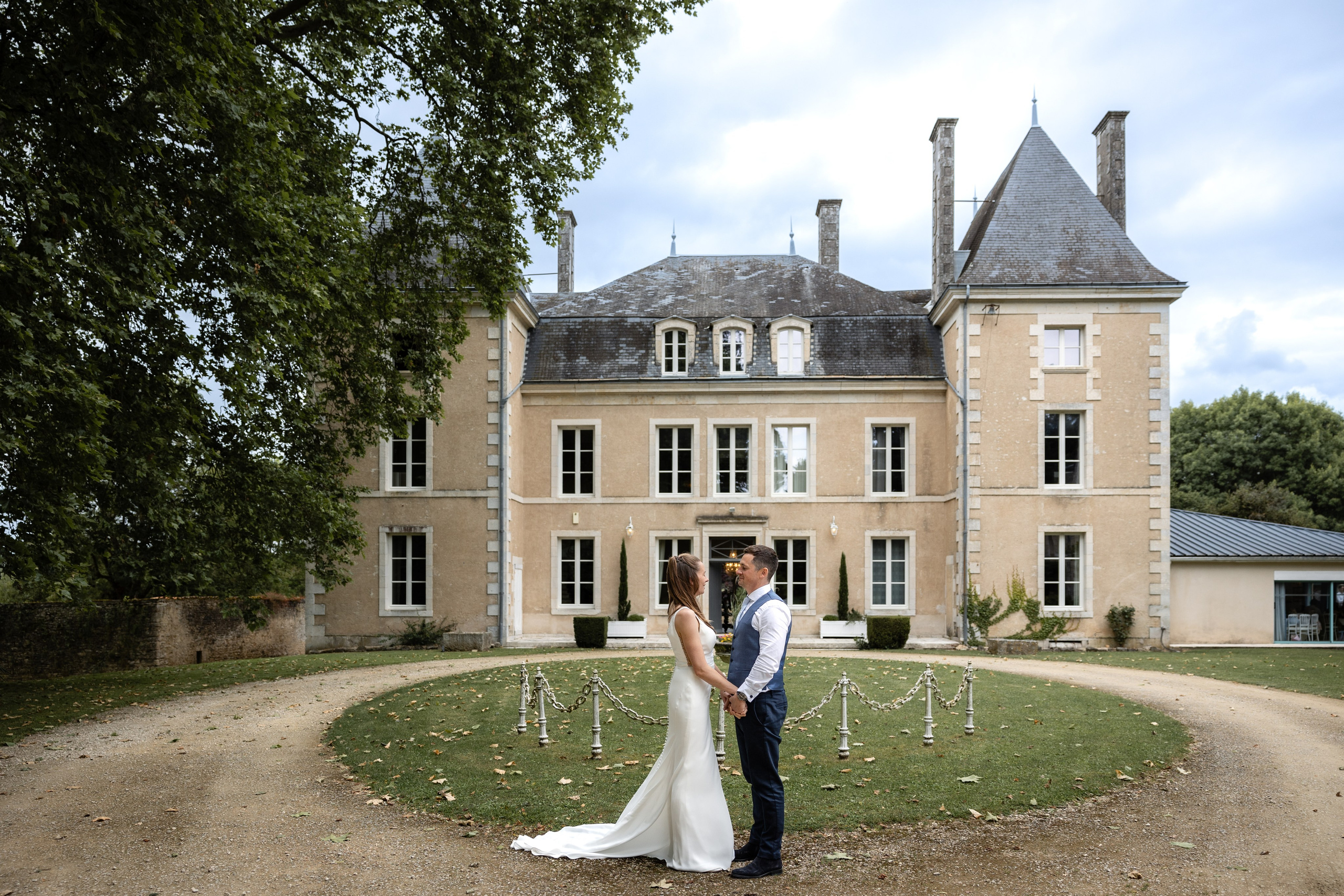 Olivia & Robbie. Wedding in South West of France at Chateau de la Borderie. Benest. Eugenie Smirnova — wedding, corporate and lifestyle photographer in Toulouse and Southwest France