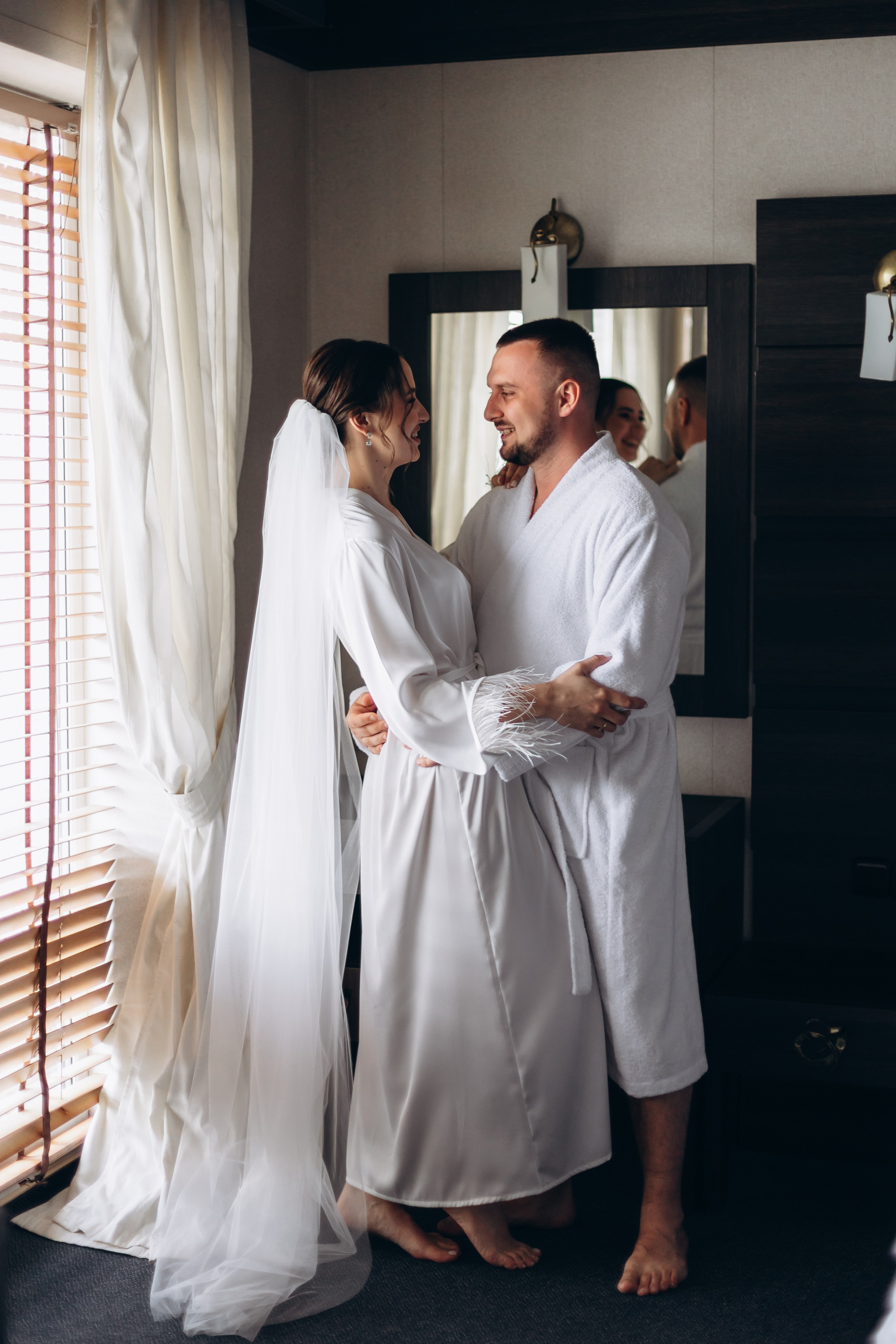 White Wedding. Wedding and Family Photograph