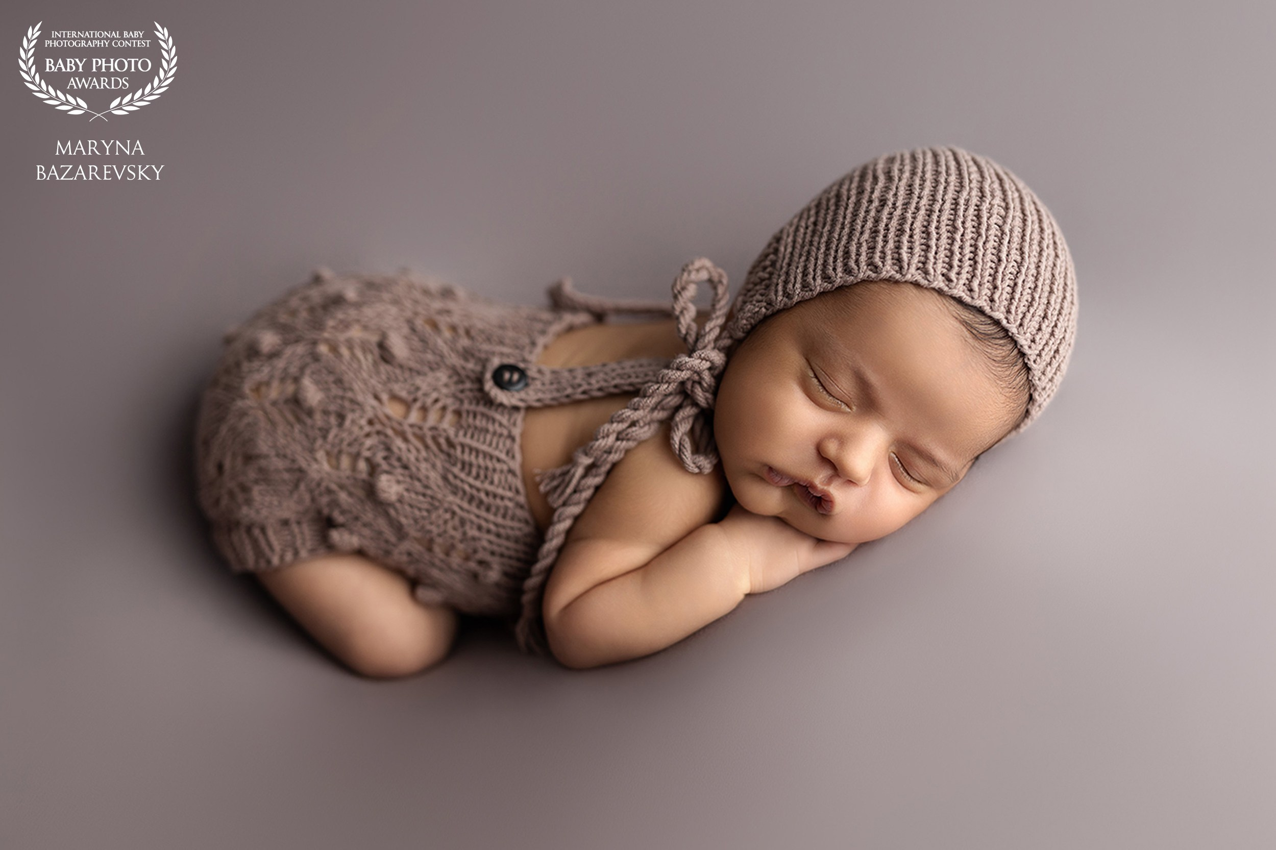 Newborn, kids, family photographer based near Zurich, Switzerland