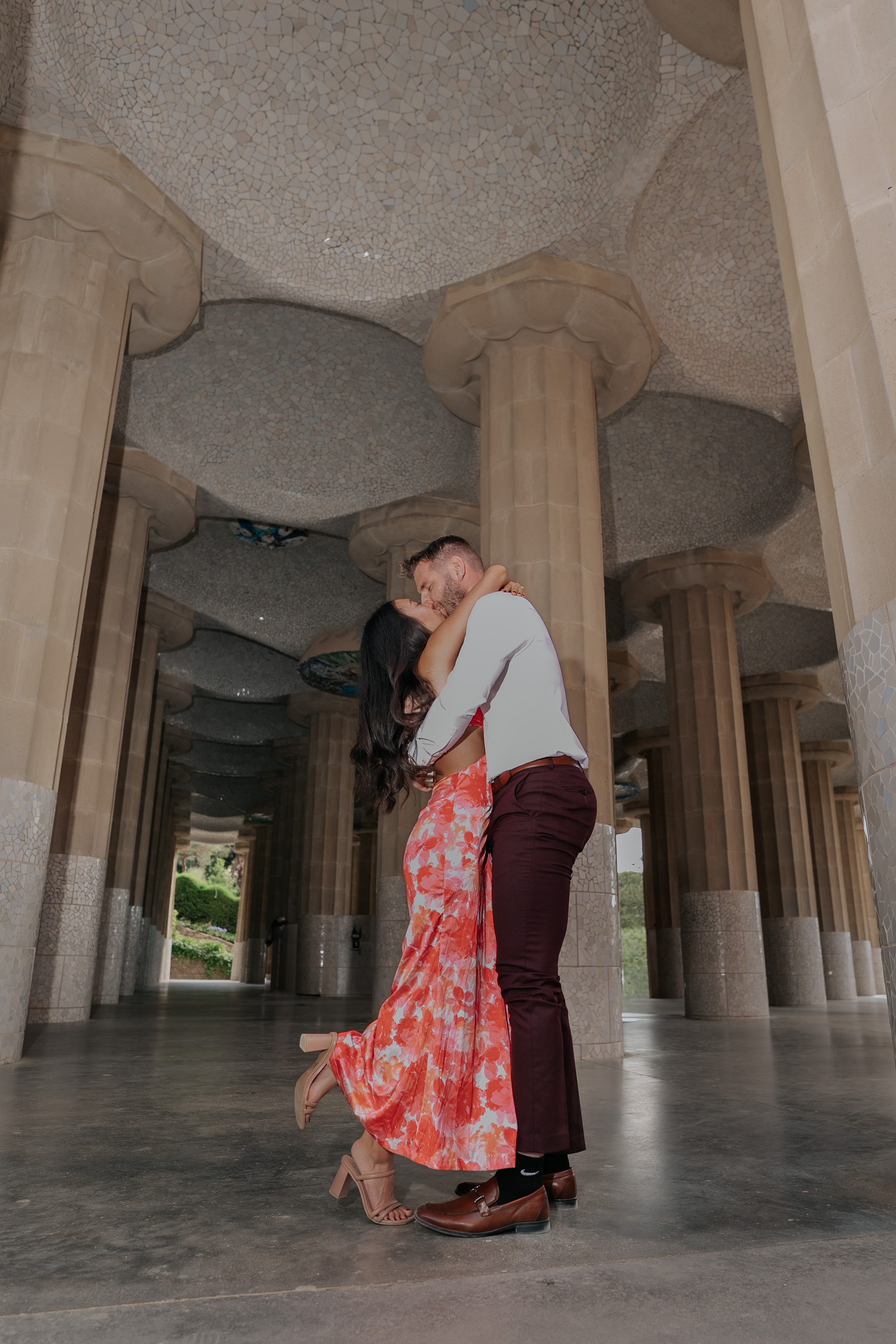 Proposal Photoshoot in Barcelona — Proposal Photographer. DiaFoto — Wow Photographer in Barcelona | Premium Barcelona Photoshoot Experience