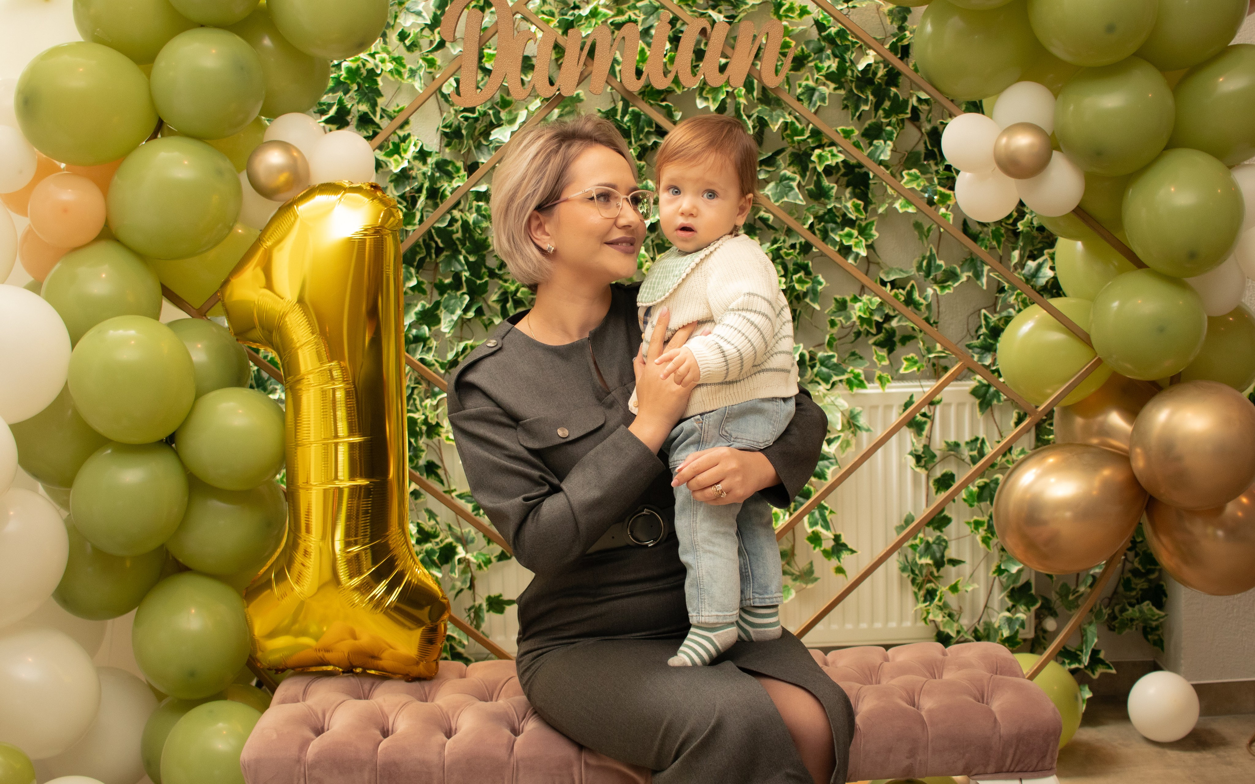 Damian- un an. Fotograf si videograf — evenimente si studio