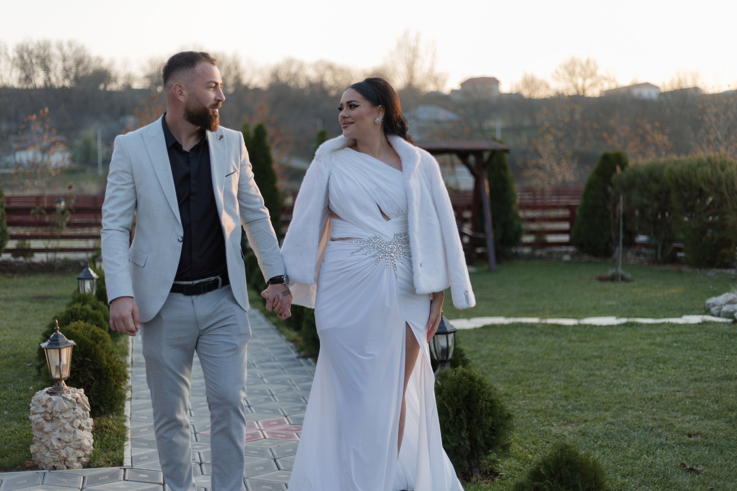 Madalina & Alin. Fotograf si videograf — evenimente si studio