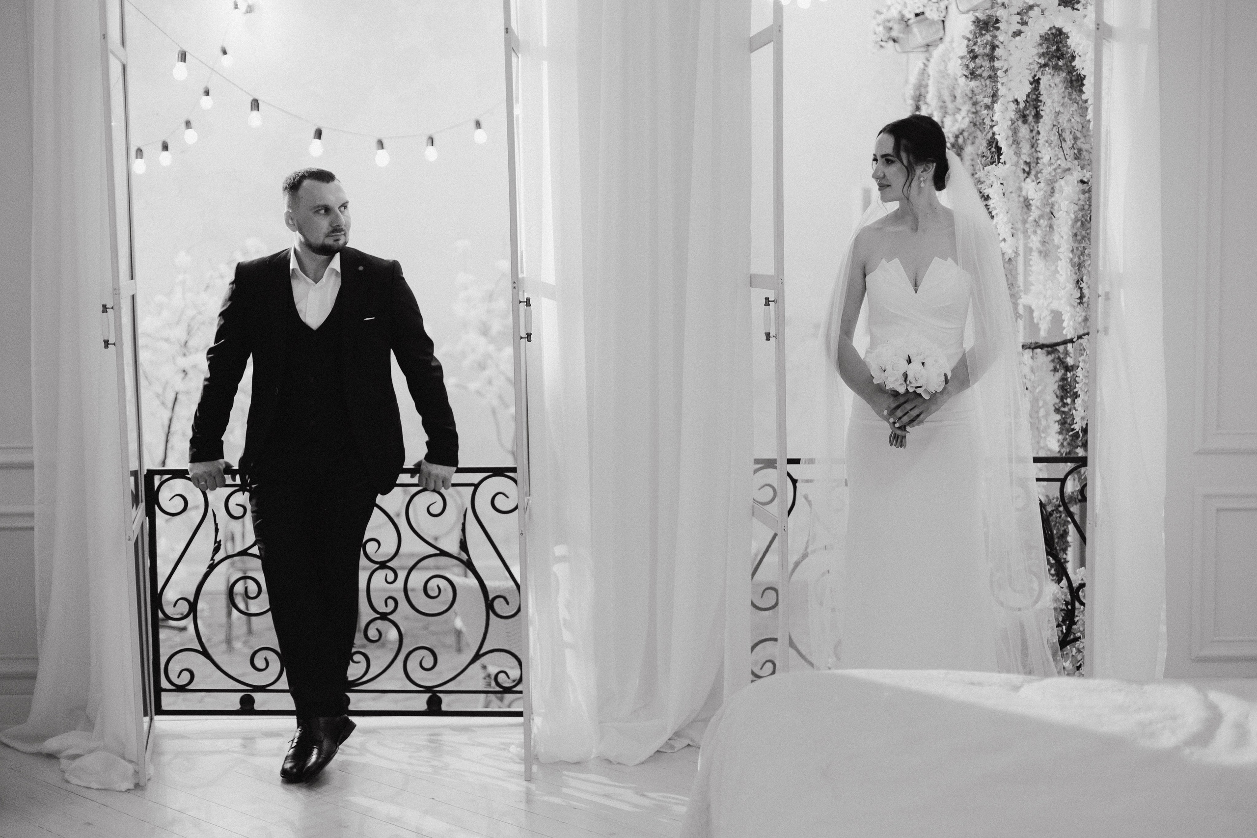 White Wedding. Wedding and Family Photograph