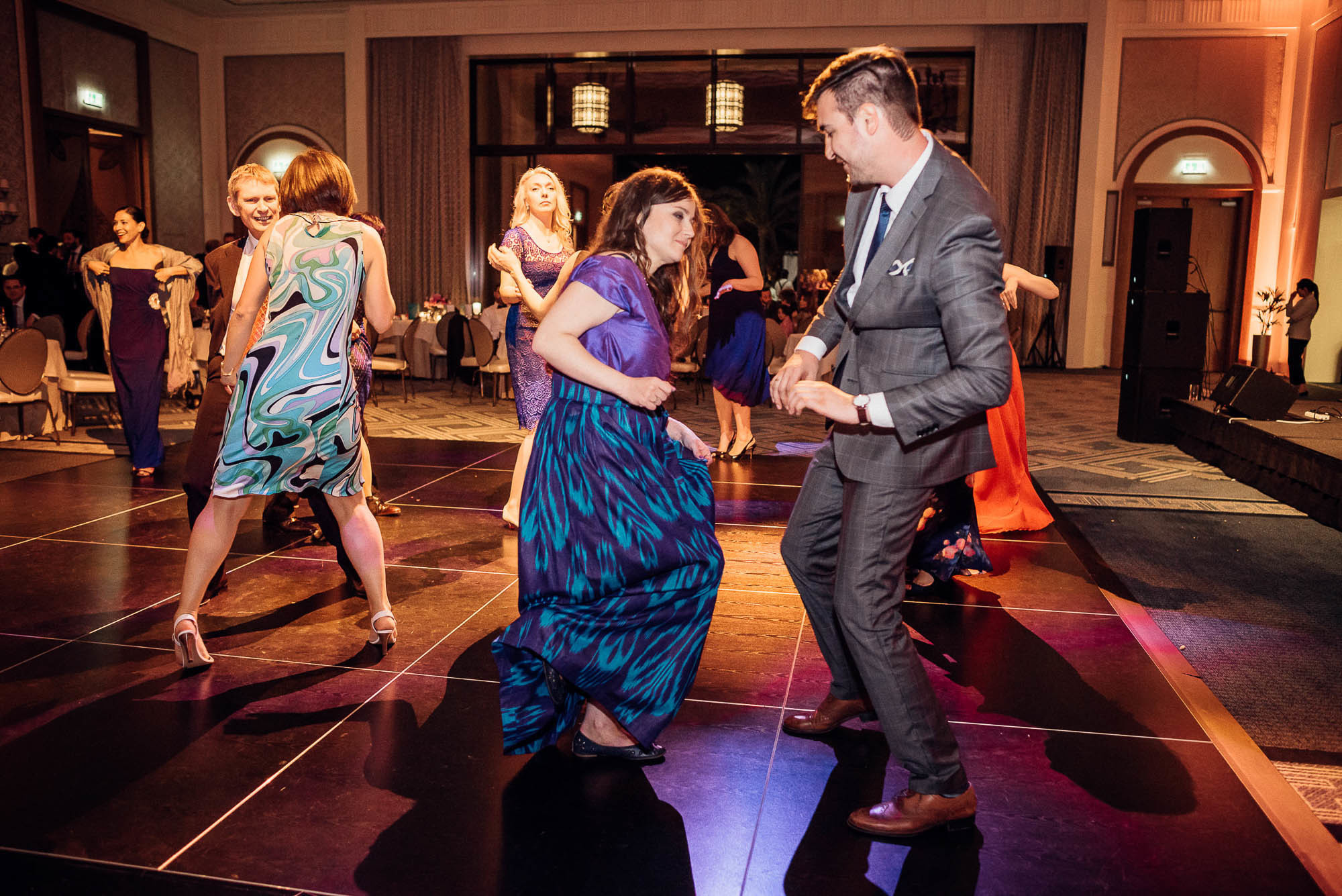 Танцы и веселье на свадьбе, фотосессия в Дубаи