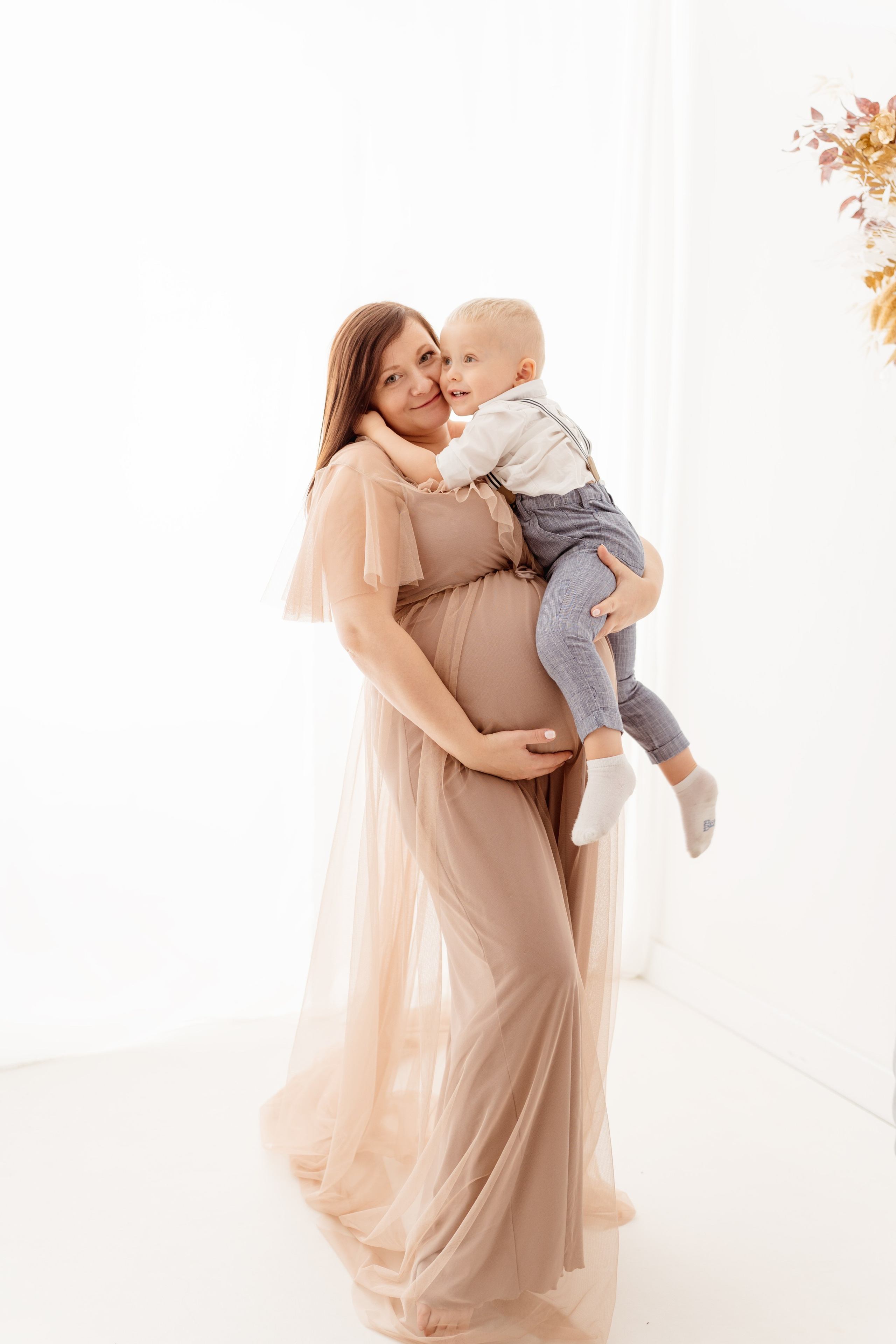 Sesja rodzinno-ciążowa. Fotograf Łódź - sesja ciążowa, noworodkowa, dziecięca. Studio w Łodzi