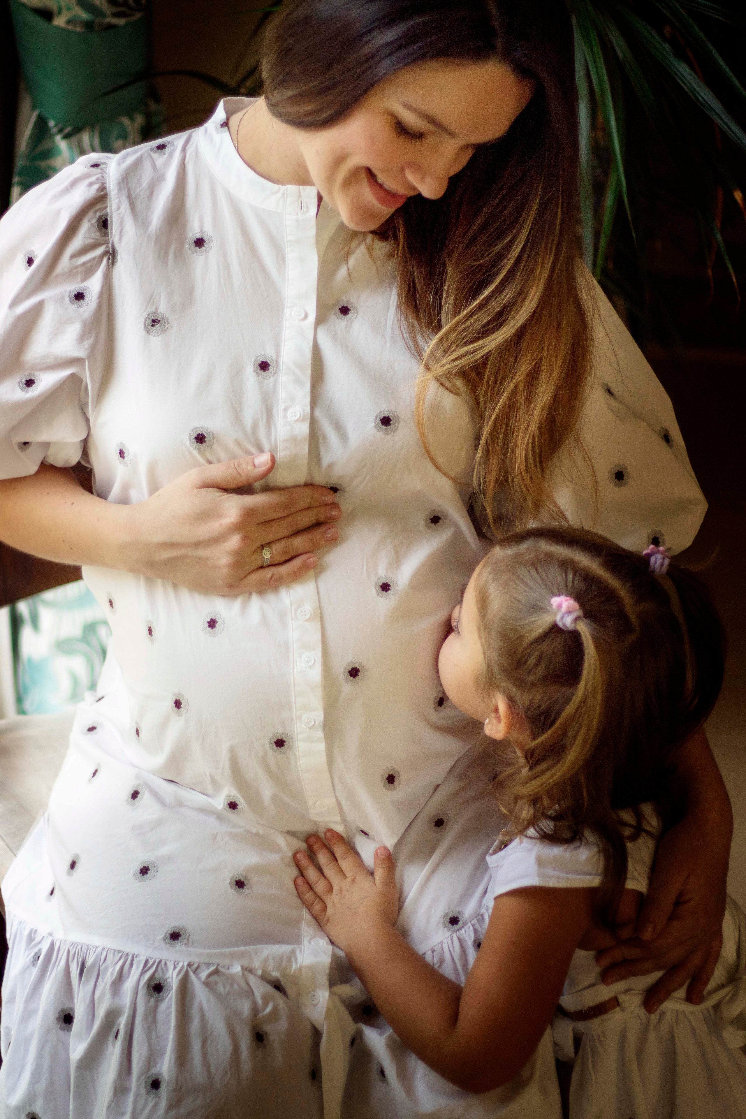 Maternity. Family Photographer in Greece