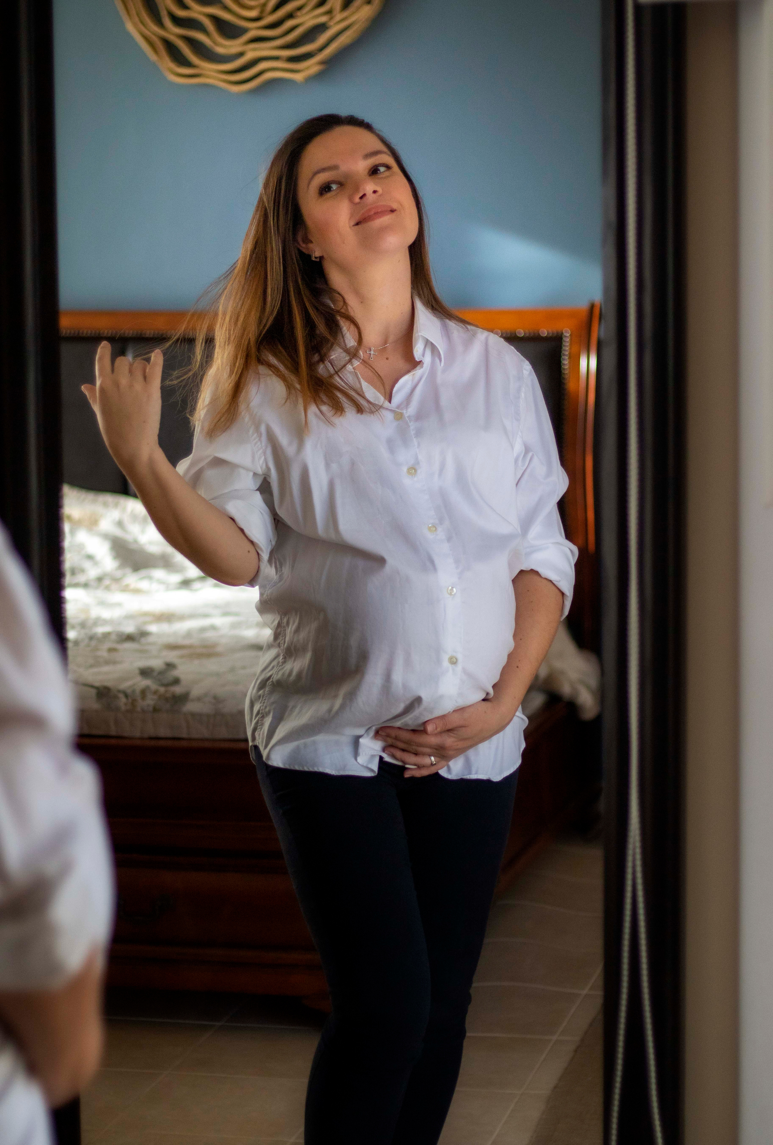 Maternity. Family Photographer in Greece