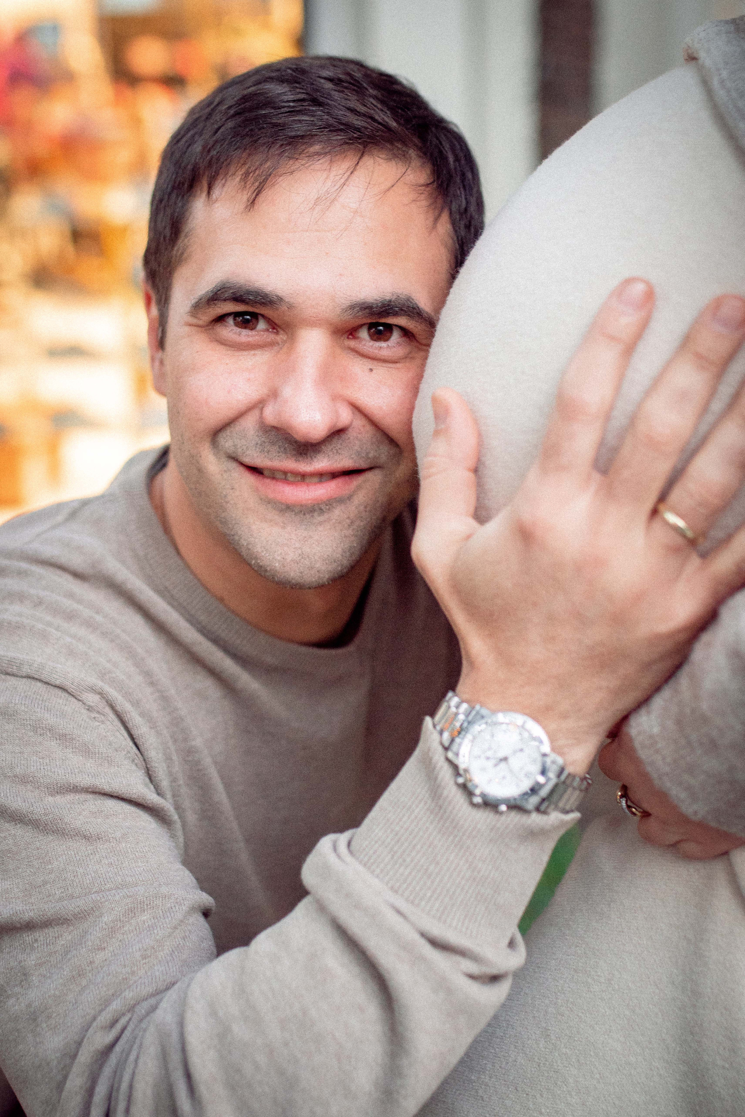 Maternity. Family Photographer in Greece