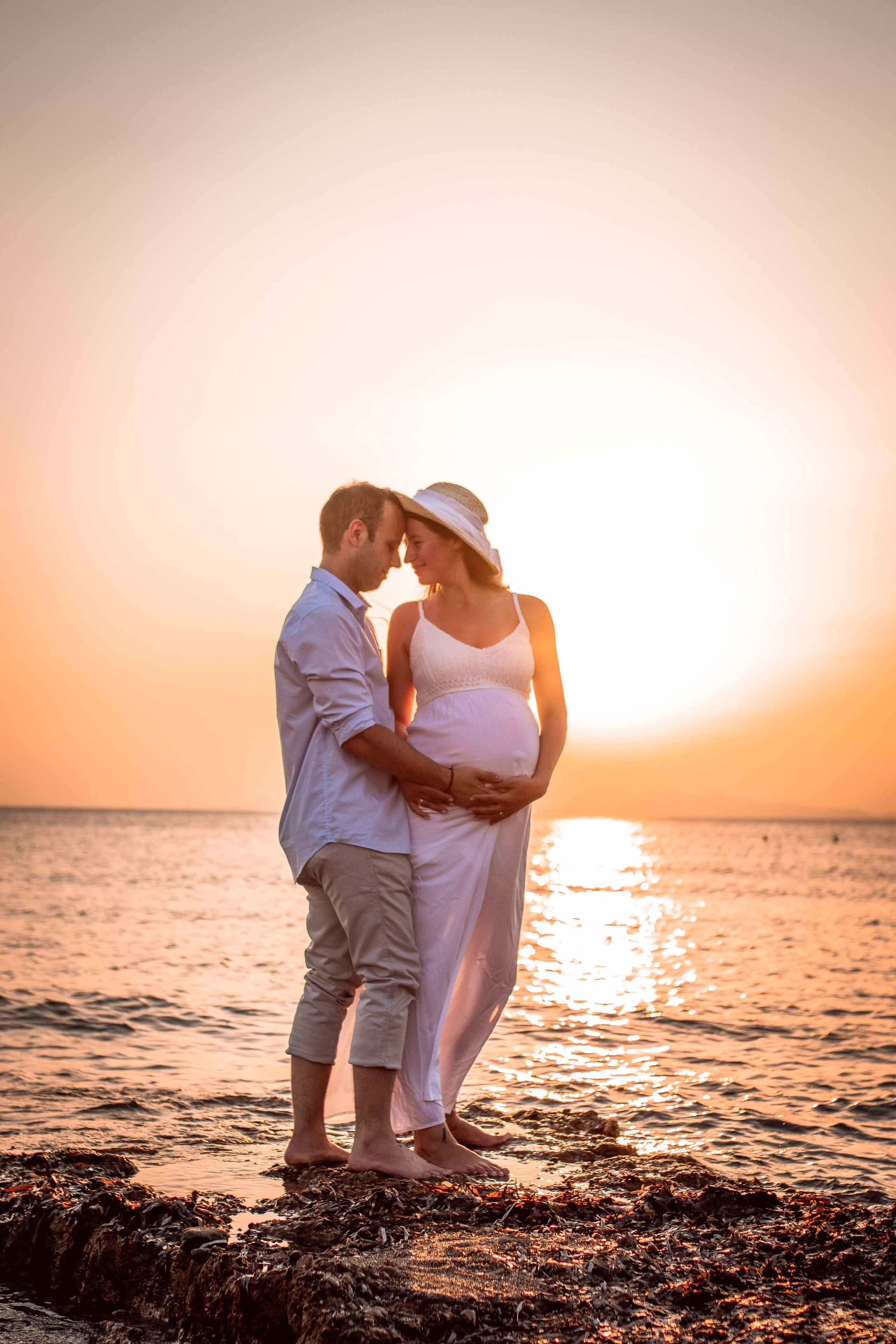 Maternity. Family Photographer in Greece