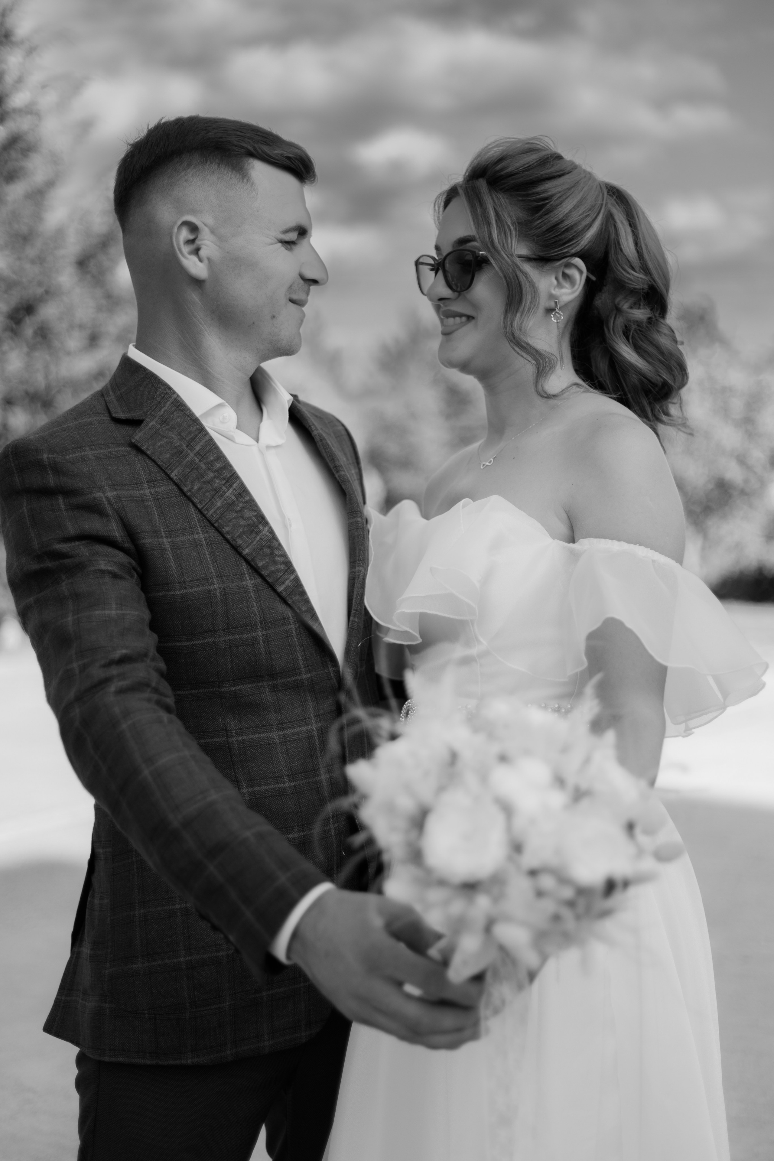 Oana & Vasile. Fotograf si videograf — evenimente si studio