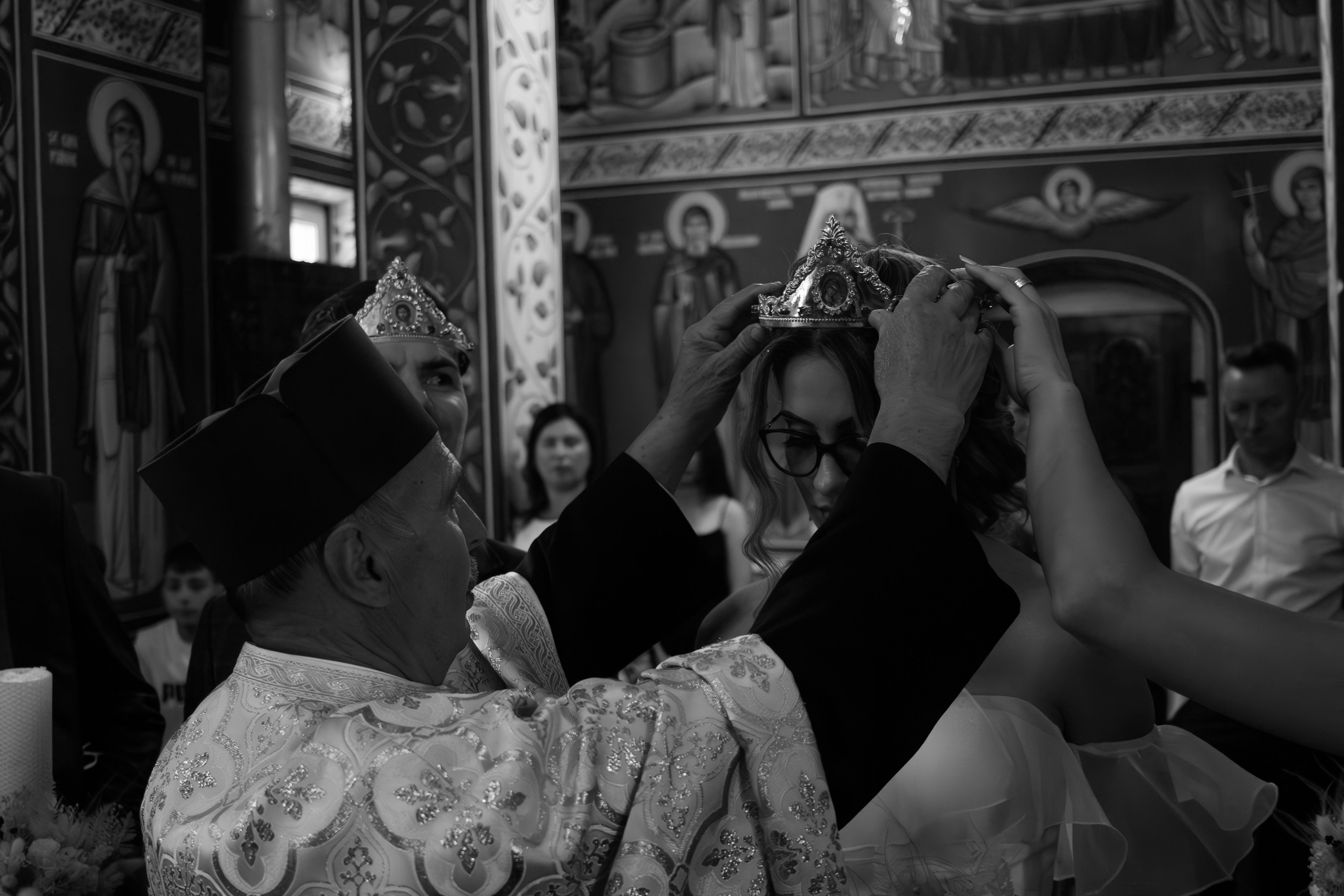 Oana & Vasile. Fotograf si videograf — evenimente si studio