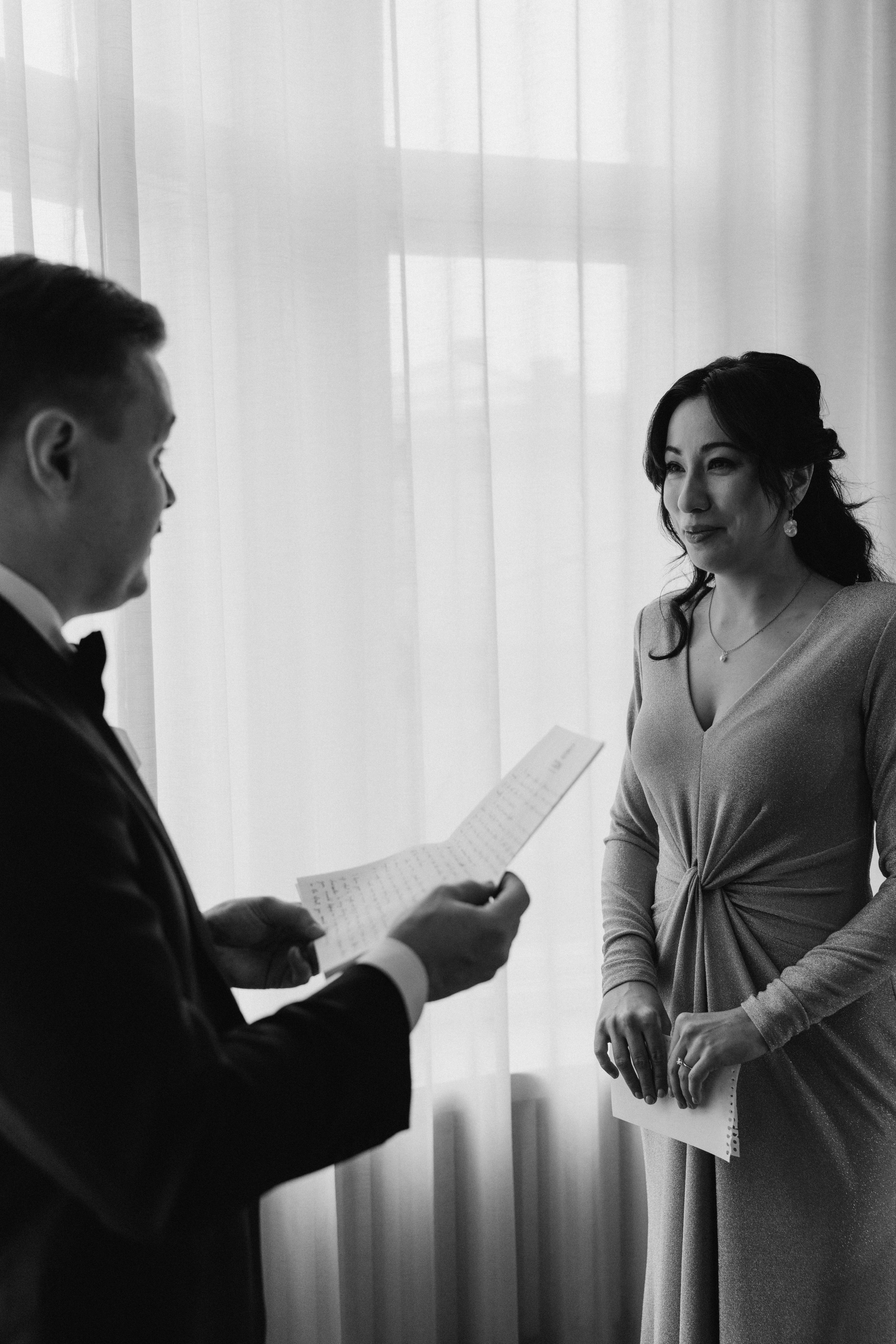 Wedding, city wedding, couple, lovestory, potrait. Wedding and portrait photographer in Helsinki Vickan O