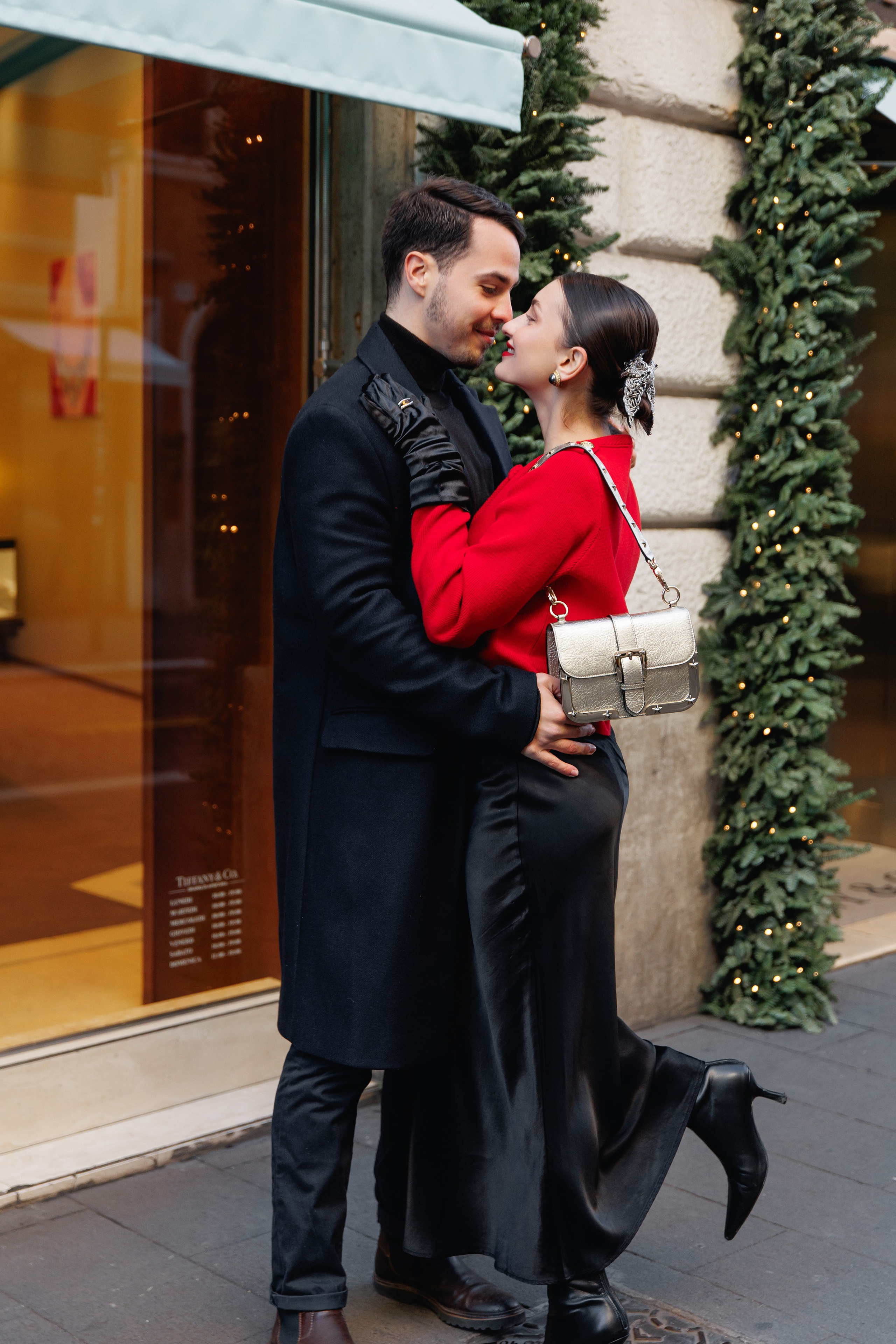 Christmas photoshooting in Rome Couple street christmas shooting Christmast looks style Christmas photoshootingRome christmast Christmas couple looksNew year Photoshooting