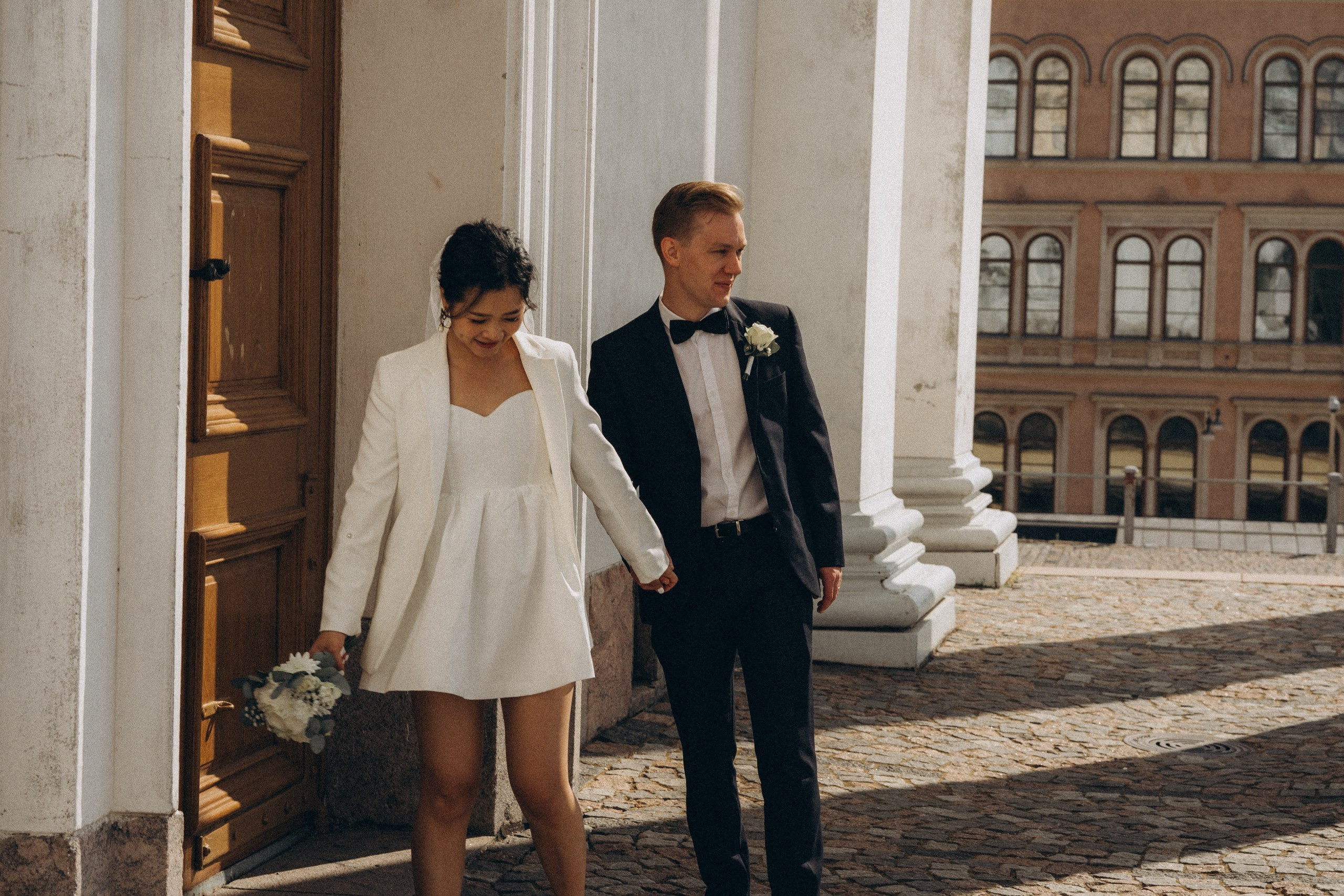 City wedding. Wedding and portrait photographer in Helsinki Vickan O